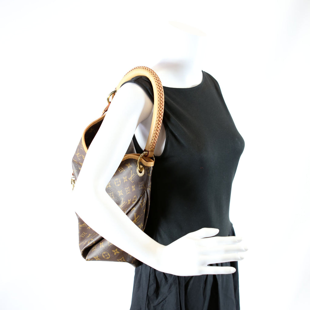 Artsy MM NM Monogram
