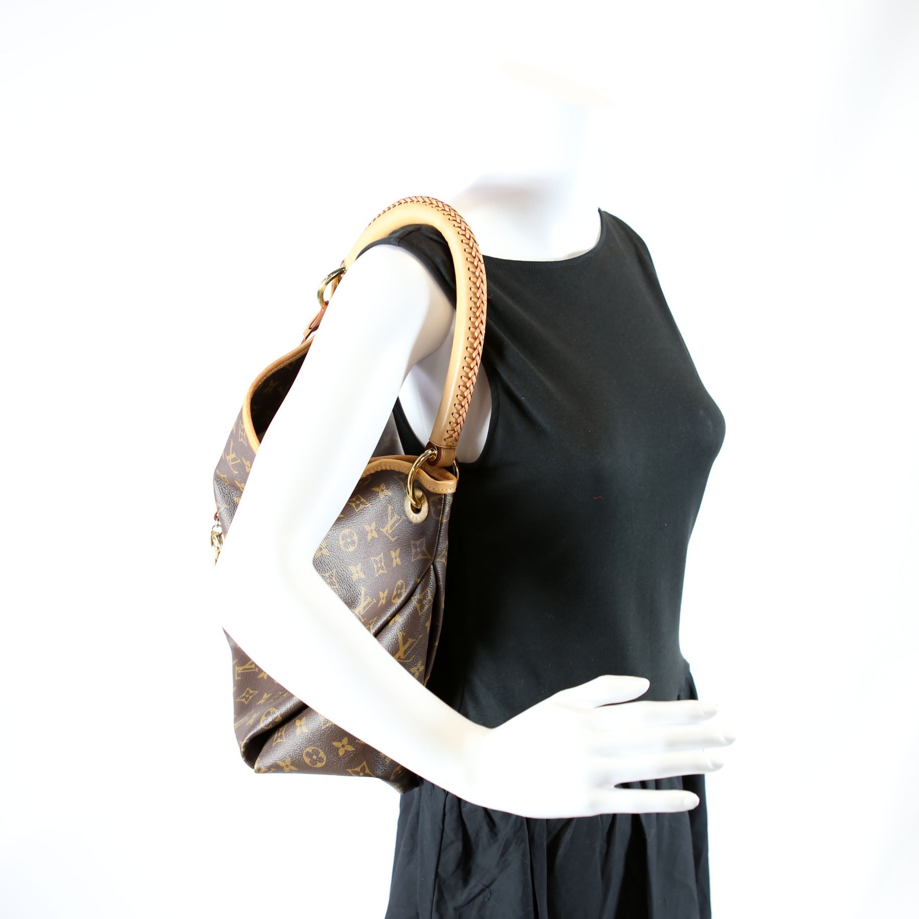 Artsy MM NM Monogram