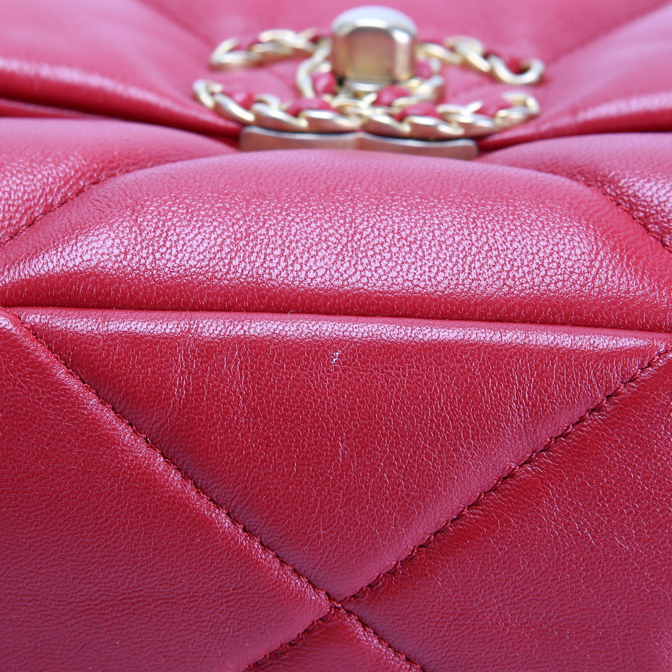 Quilted Goatskin 19 Medium Flap RFID Red