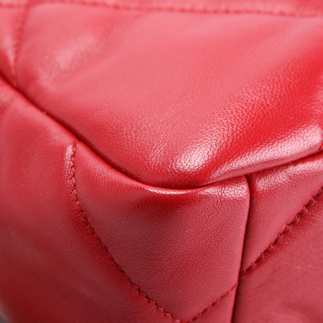 Quilted Goatskin 19 Medium Flap RFID Red