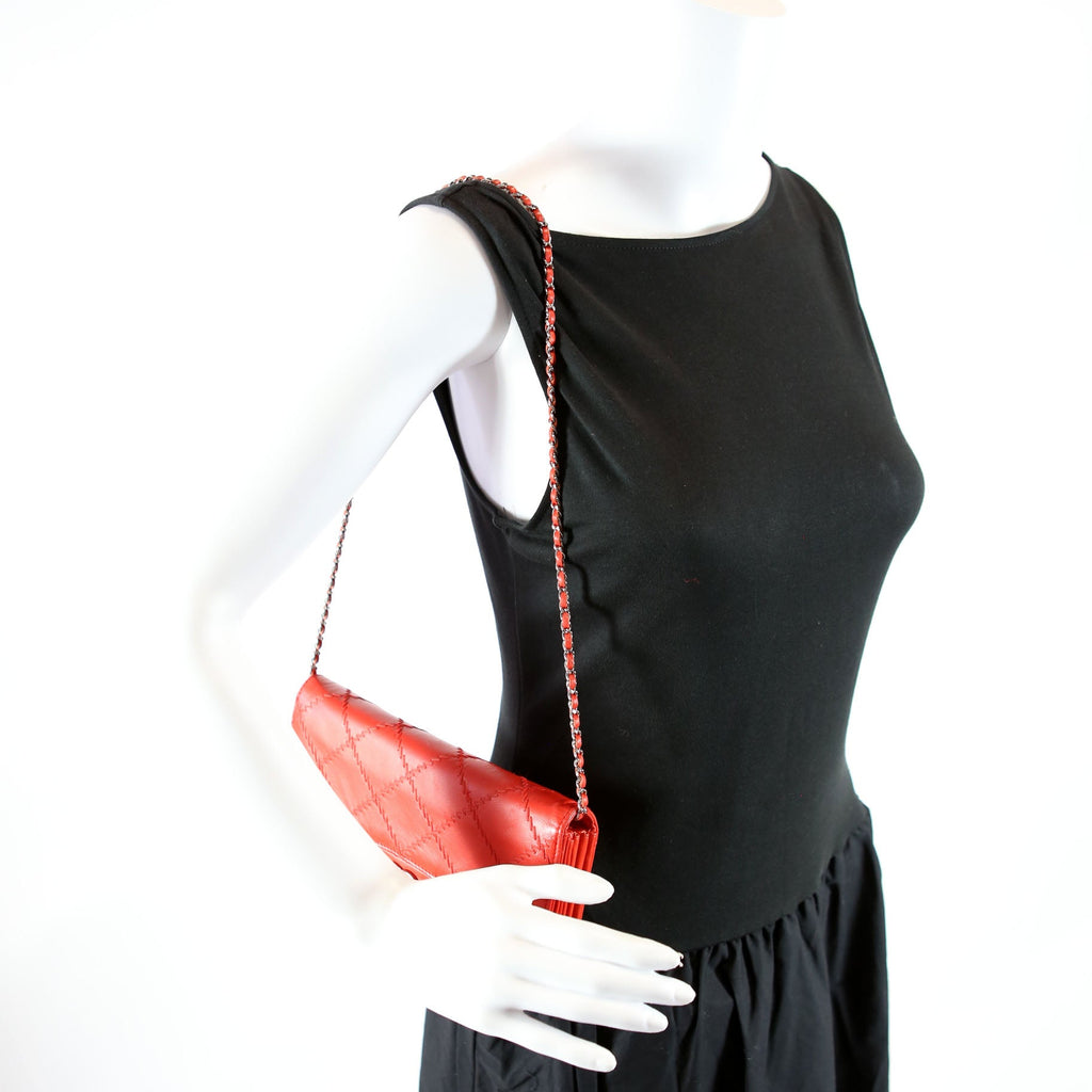 CC Quilted East/West Flap Clutch Lambskin 14M Red/Silver