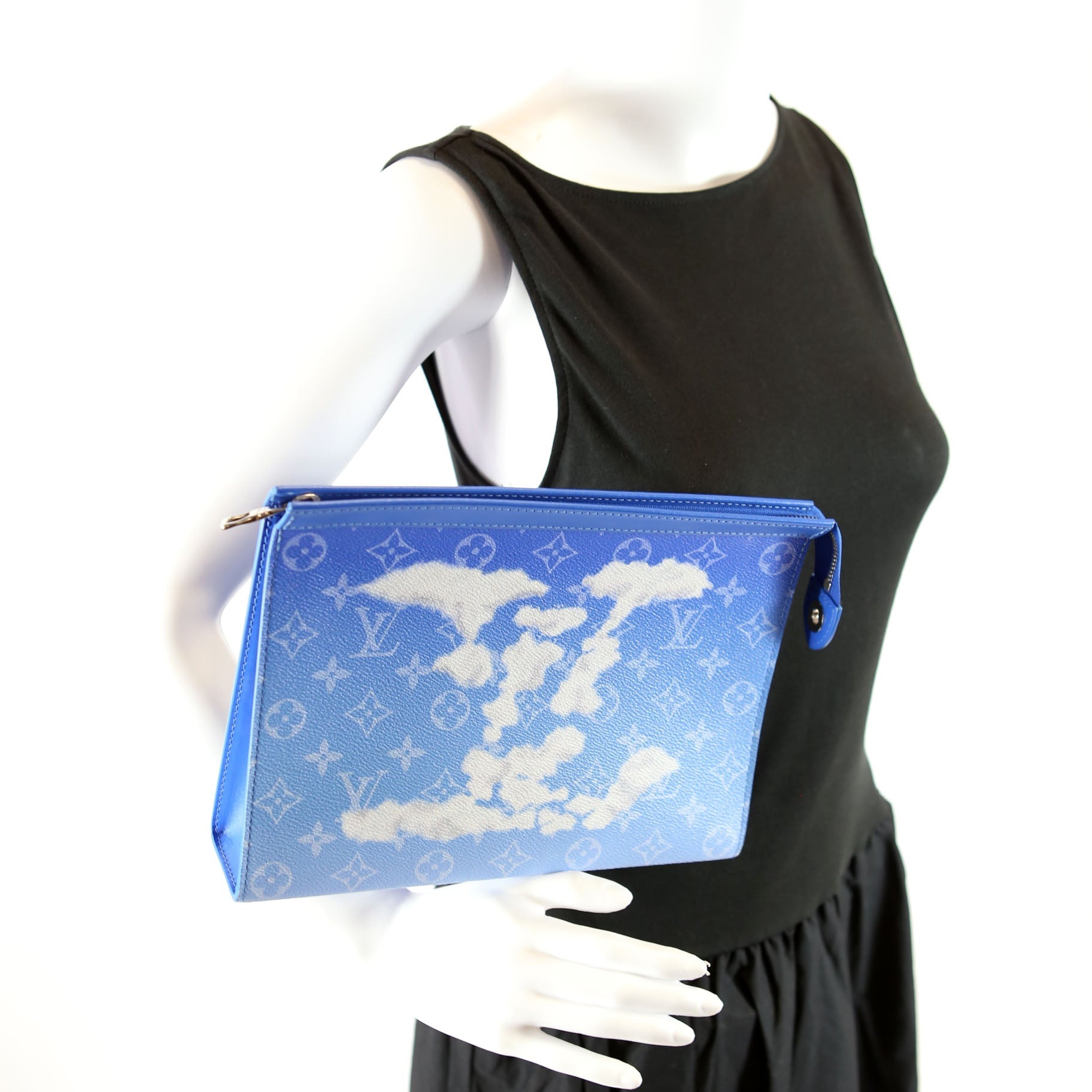 Pochette Voyage MM Clouds Monogram Blue/White