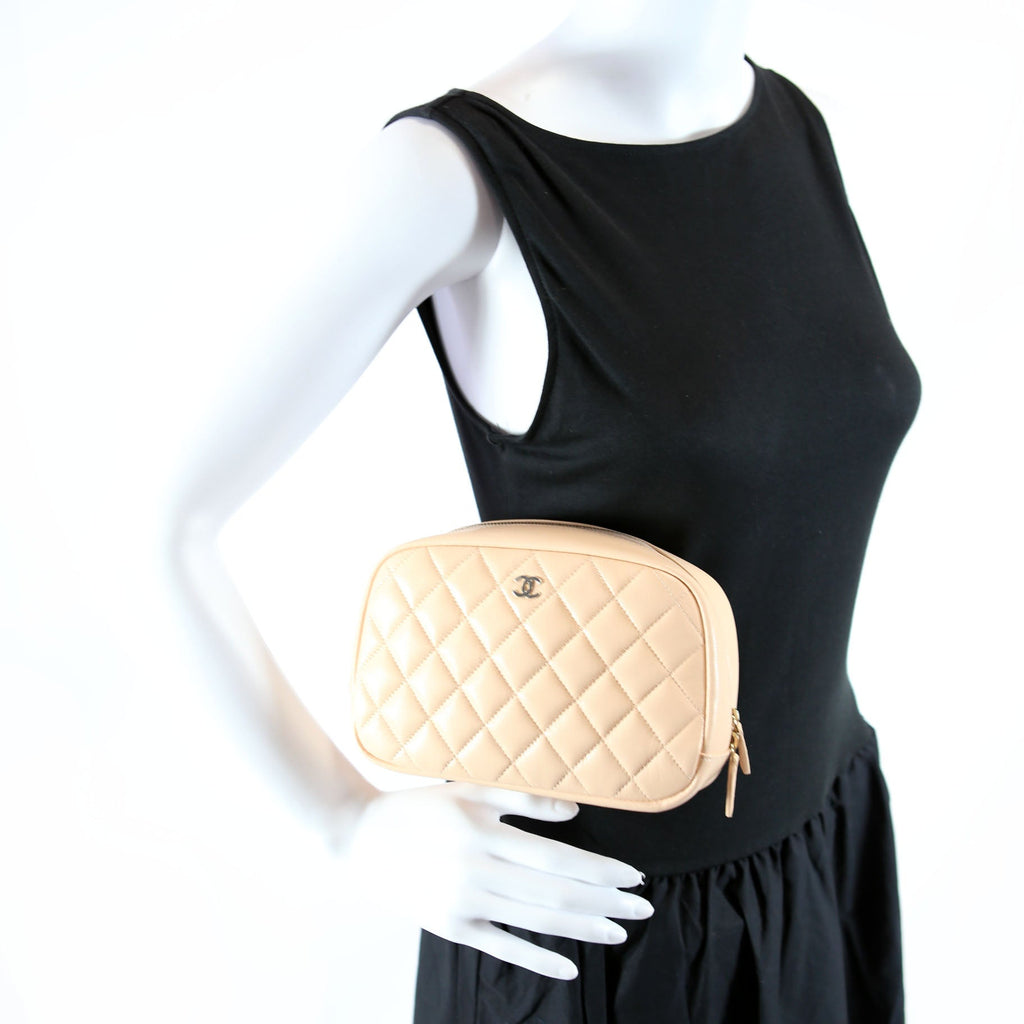 Quilted CC Curvy Cosmetic Case Medium Caviar RFID