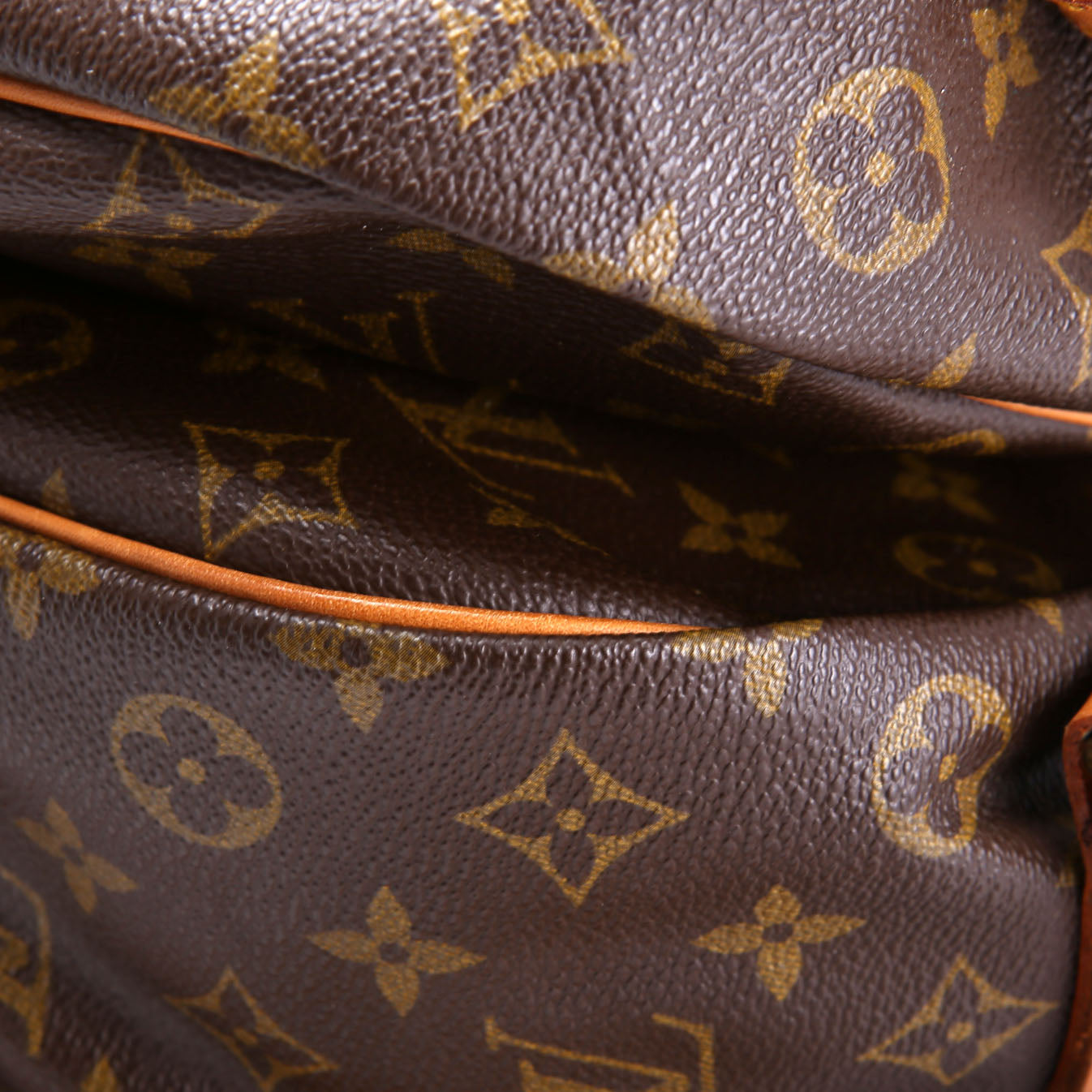 Saumur 35 Monogram