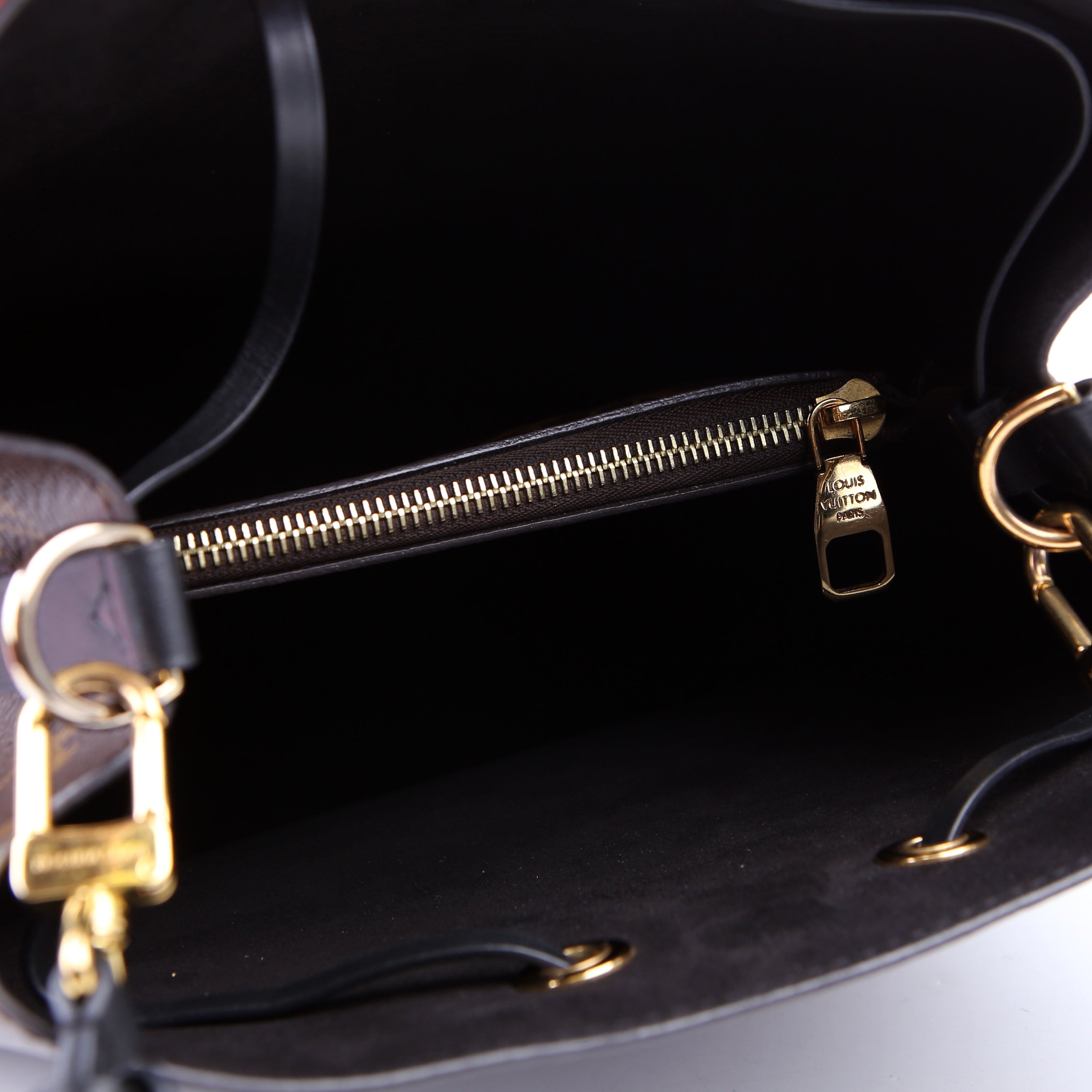 Neonoe Monogram Black