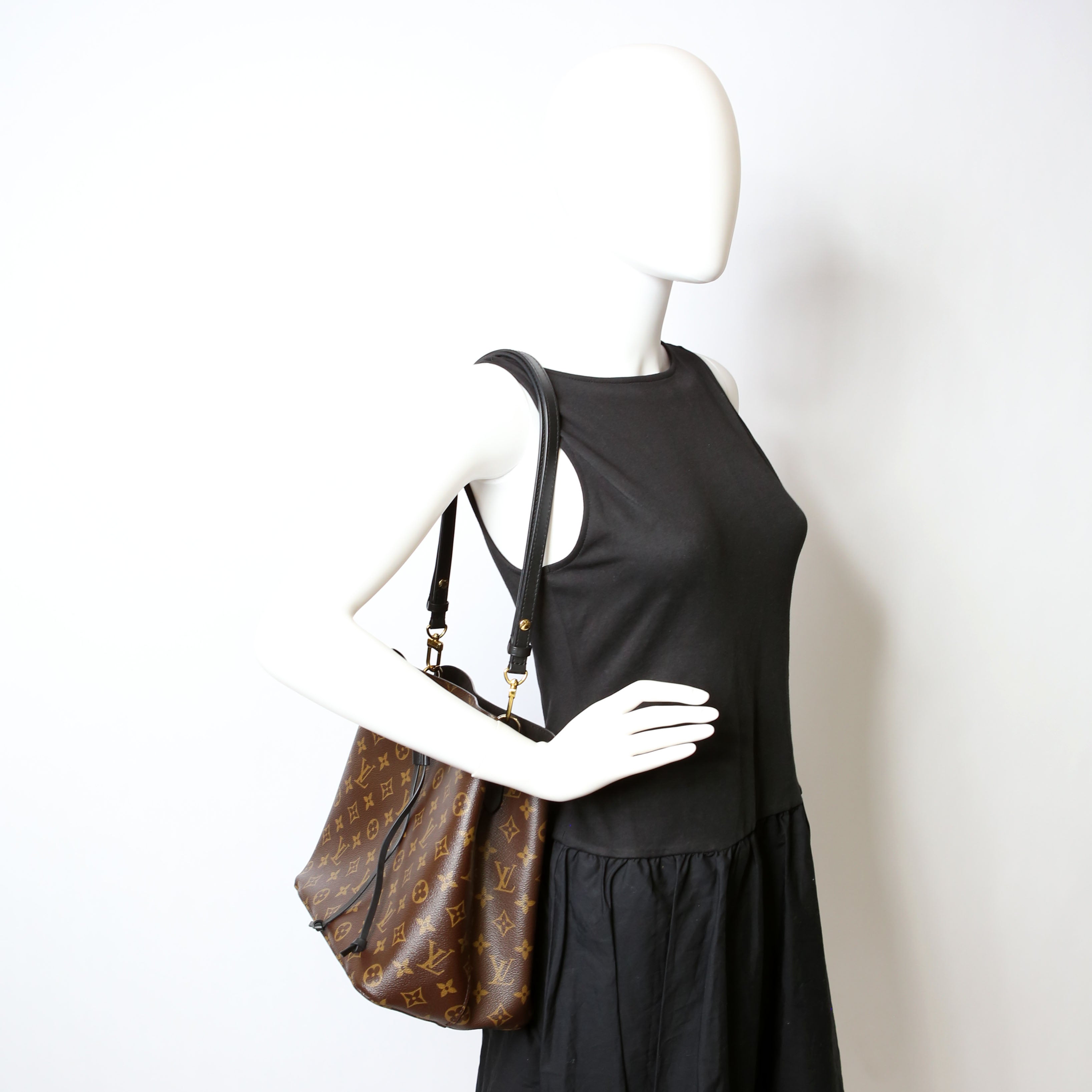 Neonoe Monogram Black