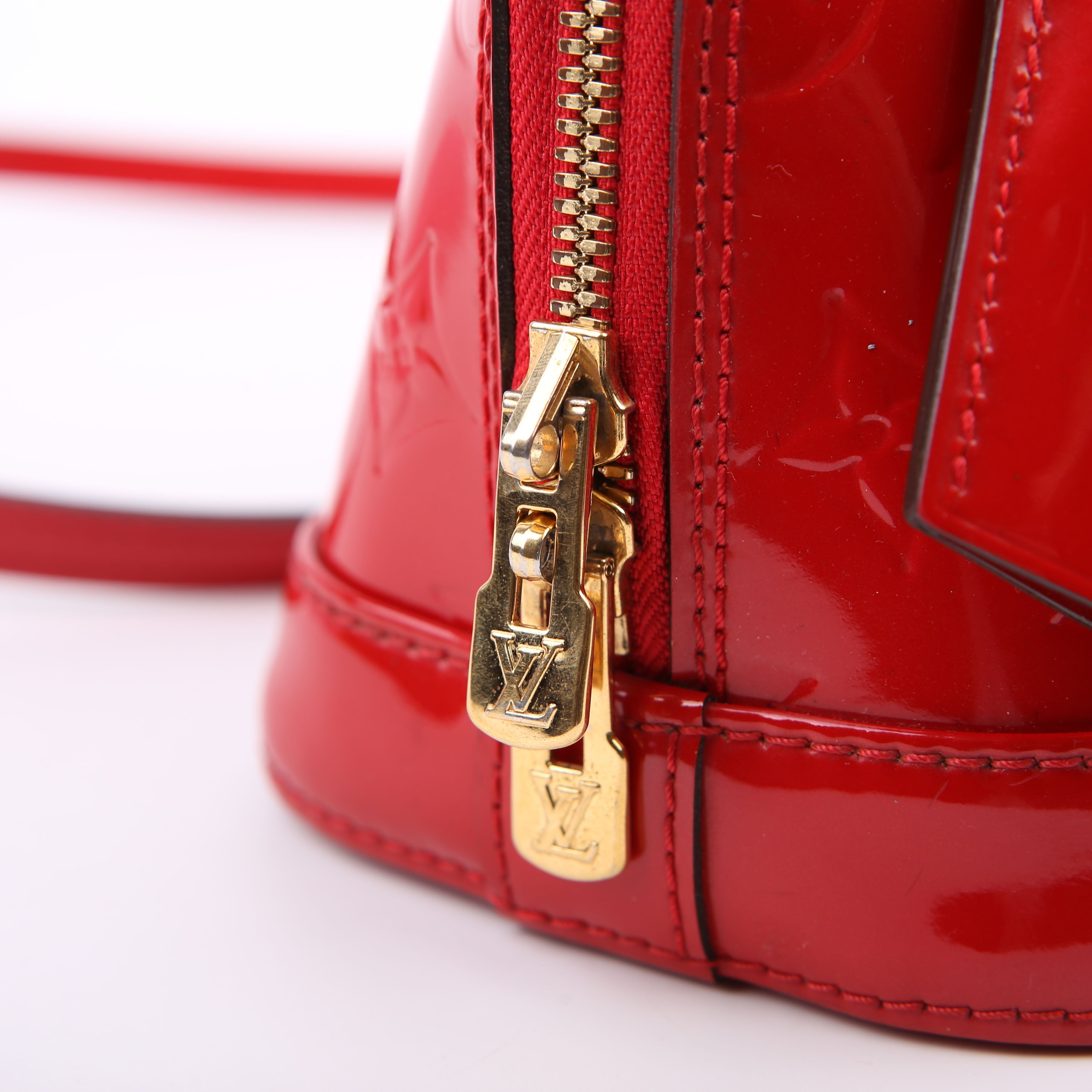 Alma BB Vernis Red