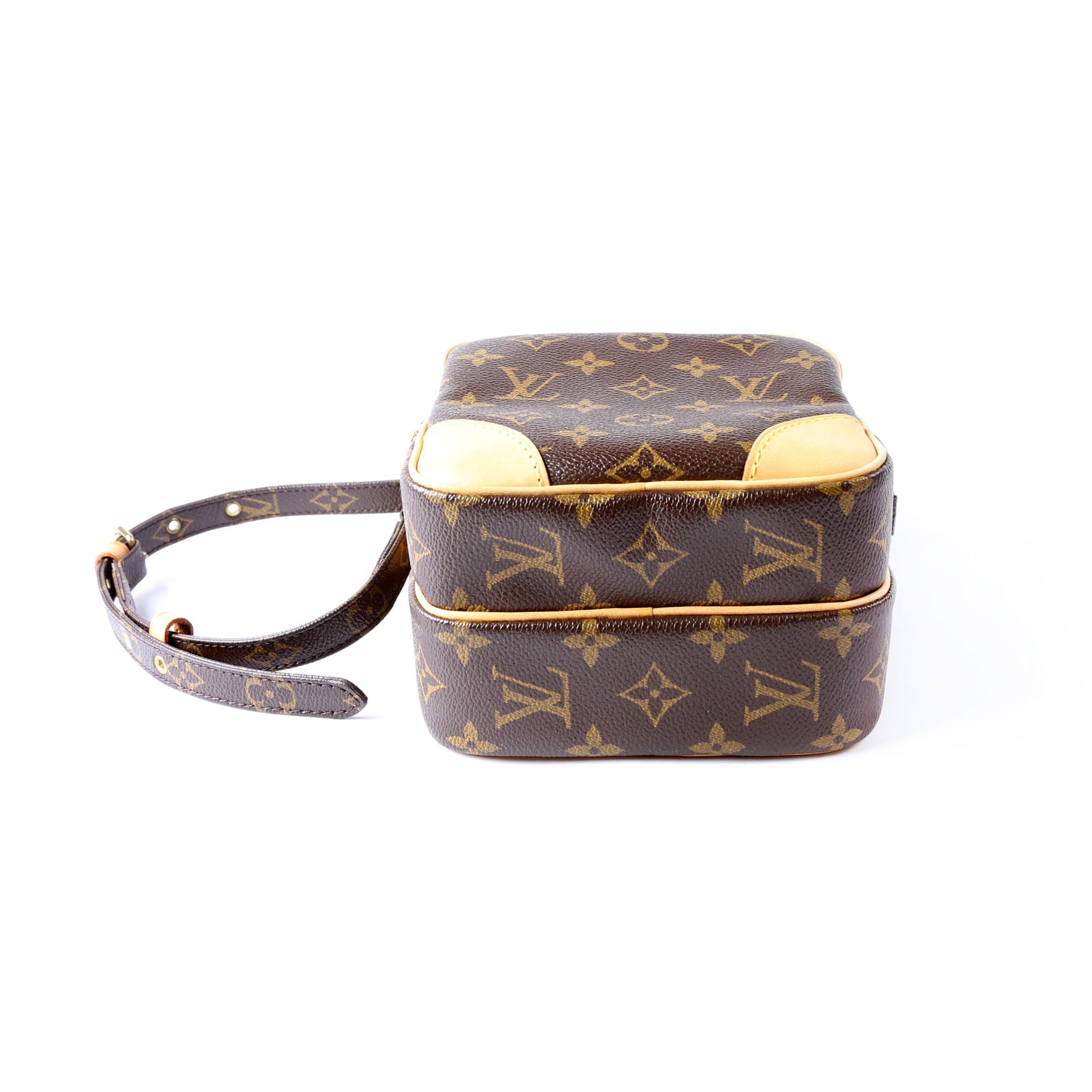 Amazone Monogram