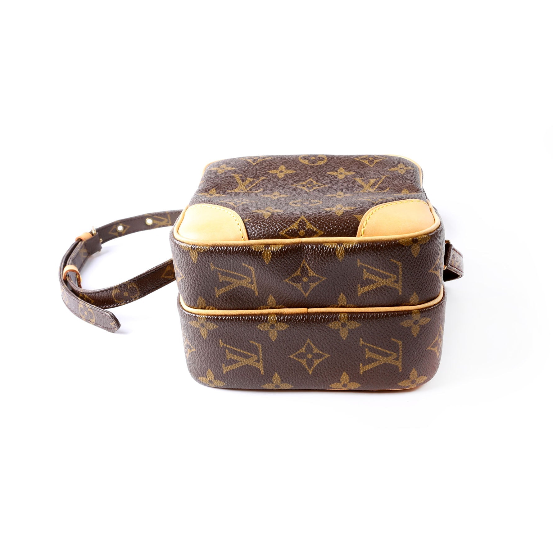 Amazone Monogram