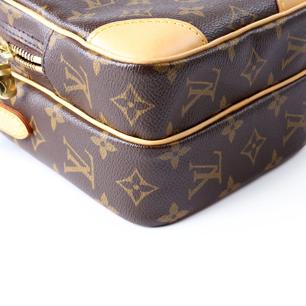 Amazone Monogram
