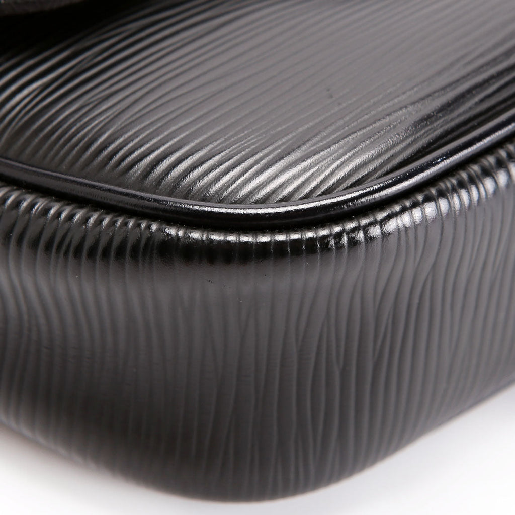 Montaigne Clutch Shoulder Epi