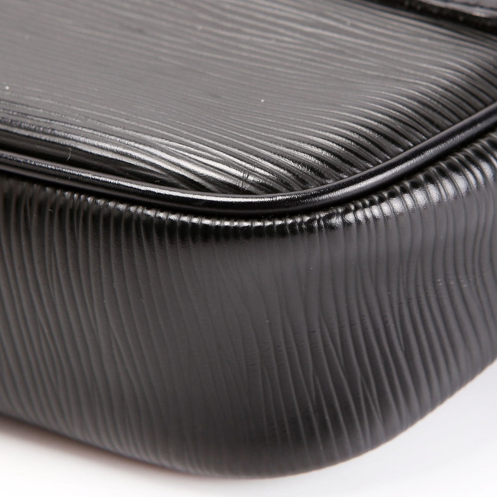 Montaigne Clutch Shoulder Epi