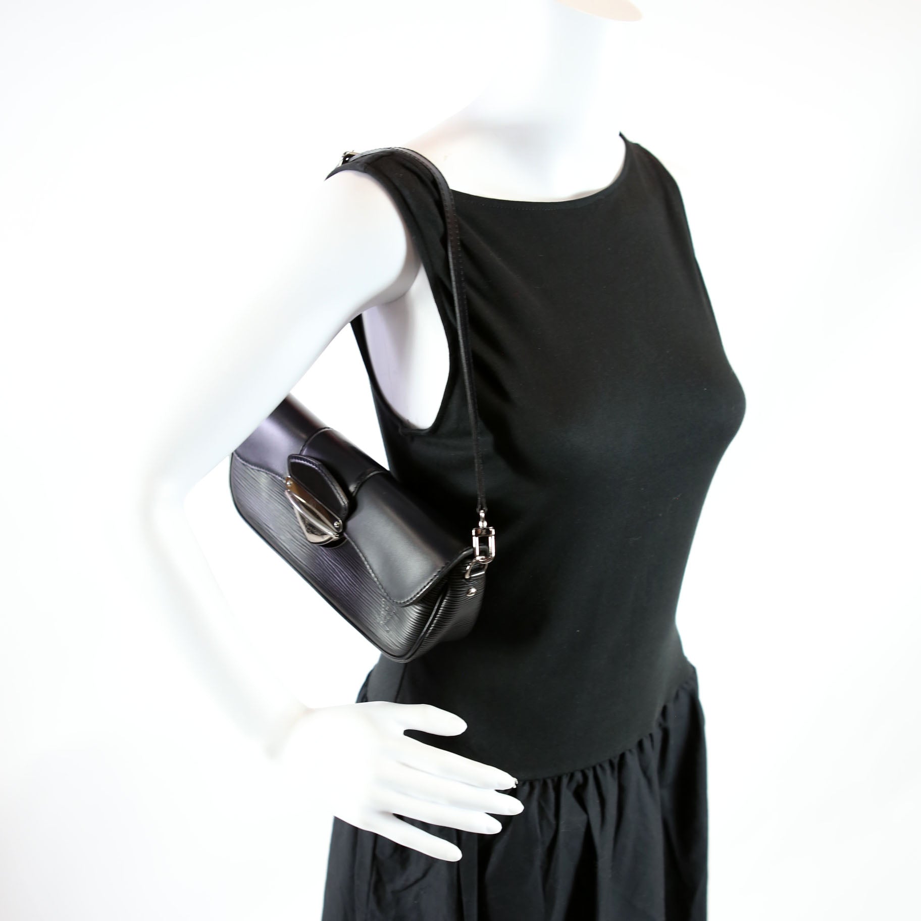 Montaigne Clutch Shoulder Epi