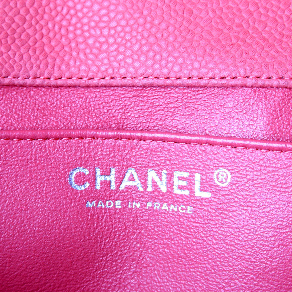 Classic Flap Clutch With Chain 18M