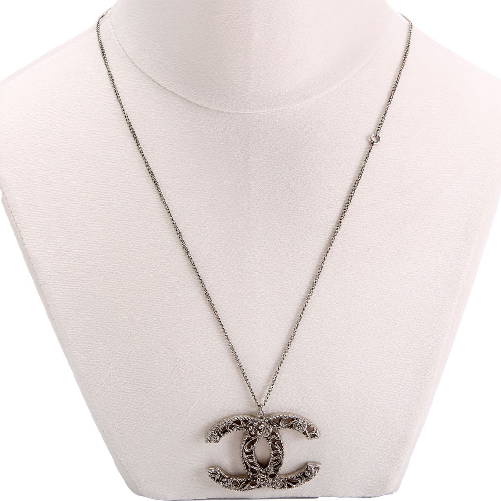 CC Floral Pendant Necklace Silver
