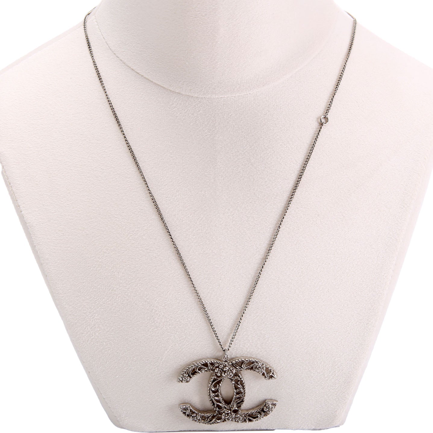 CC Floral Pendant Necklace Silver