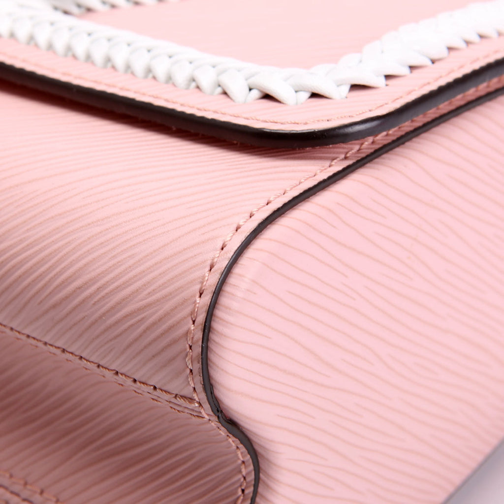 Twist MM Whipstitch Heart Epi Pink/White