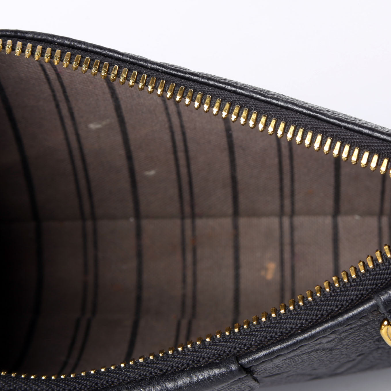 Easy Pouch On Strap Empreinte Black