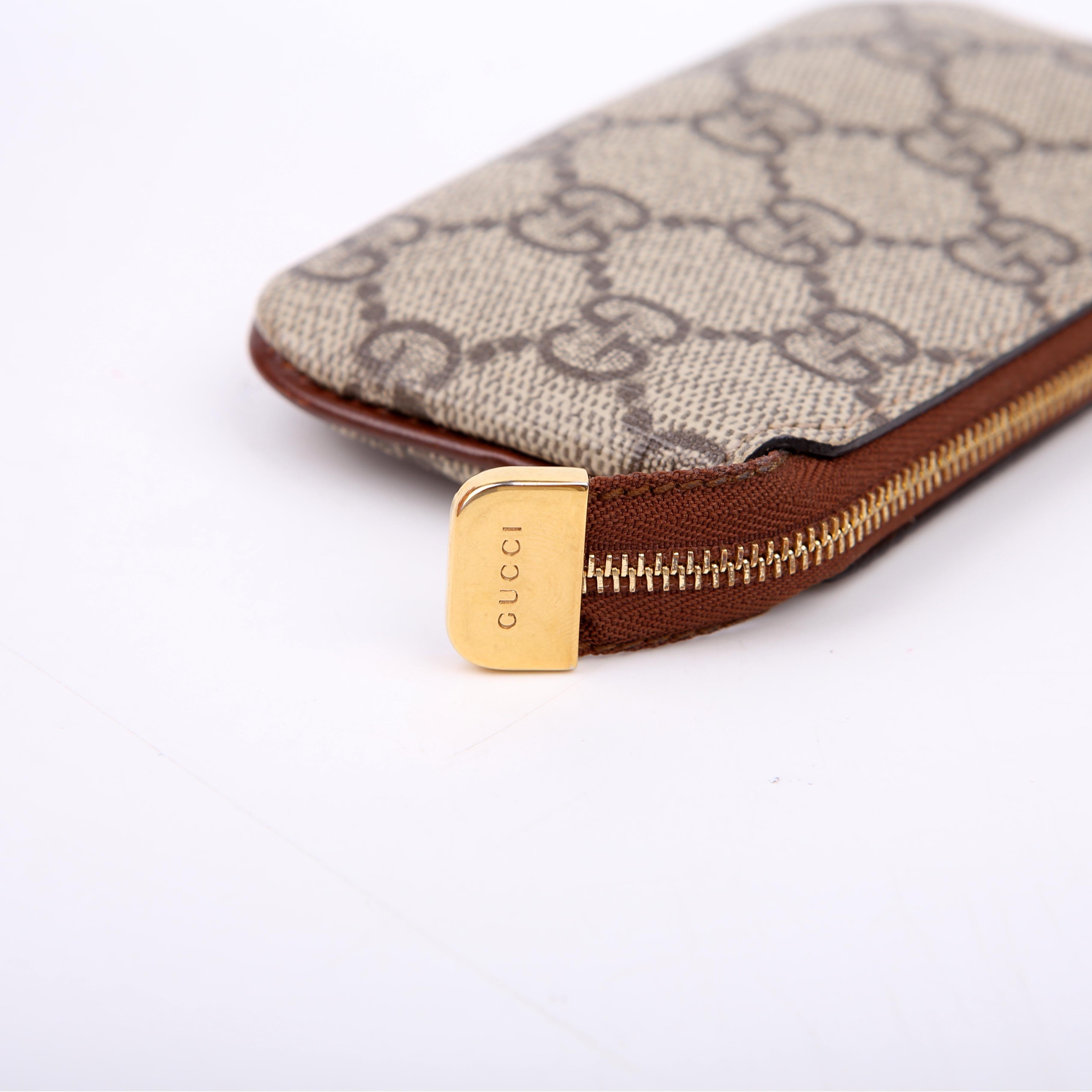 Gucci 447964 GG Supreme Key Case