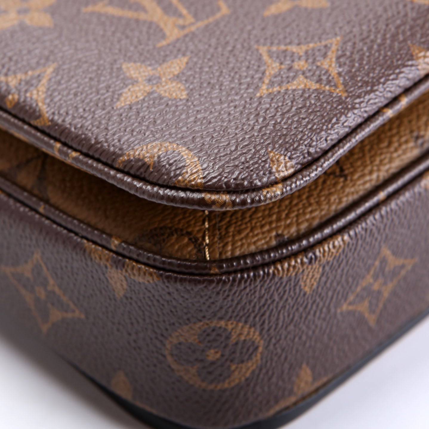 Pochette Metis Reverse Monogram Brown/Beige/Black