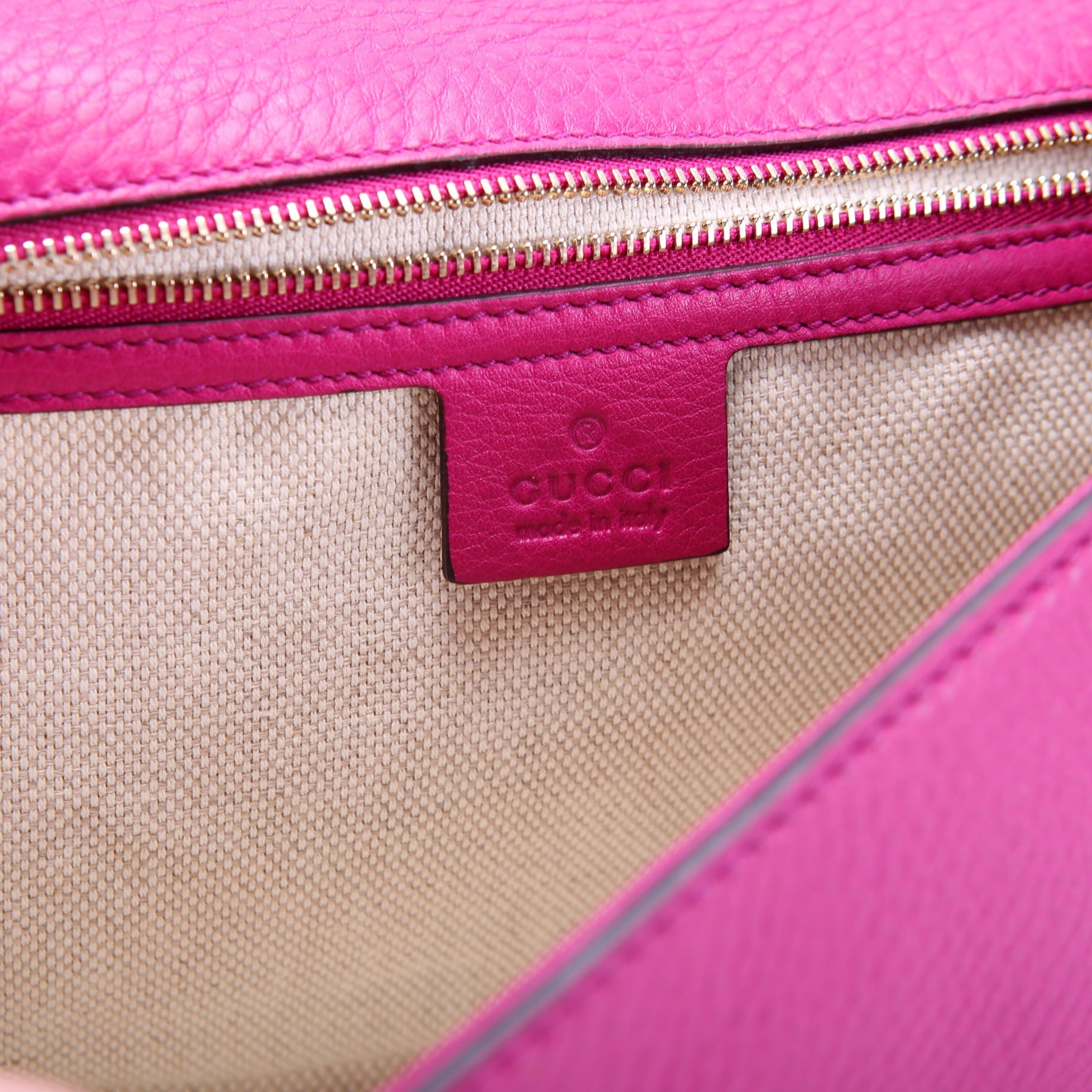 Gucci 336753 Soho Leather Clutch Pink