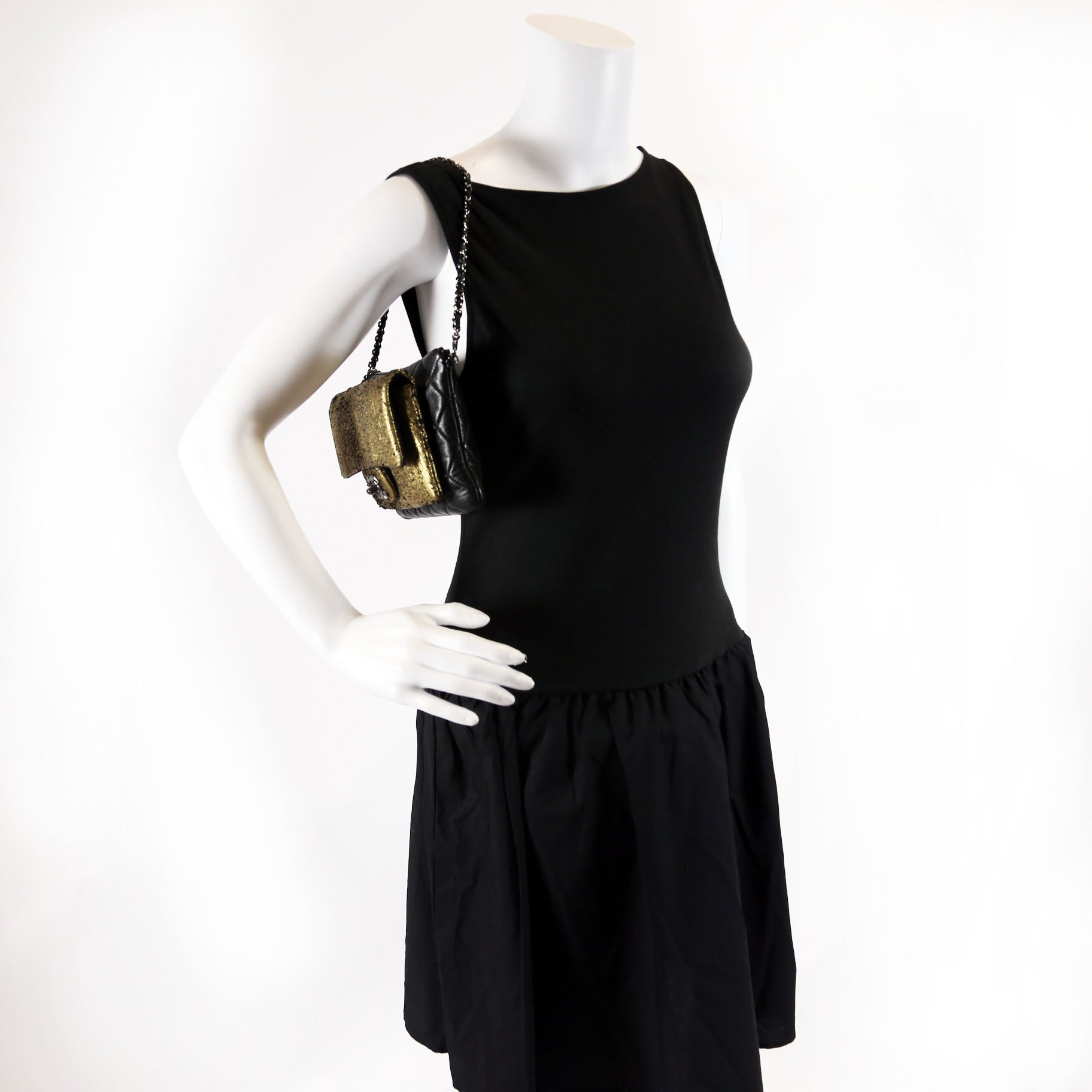 Mineral Nights Clutch With Chain 17M Black/Gold