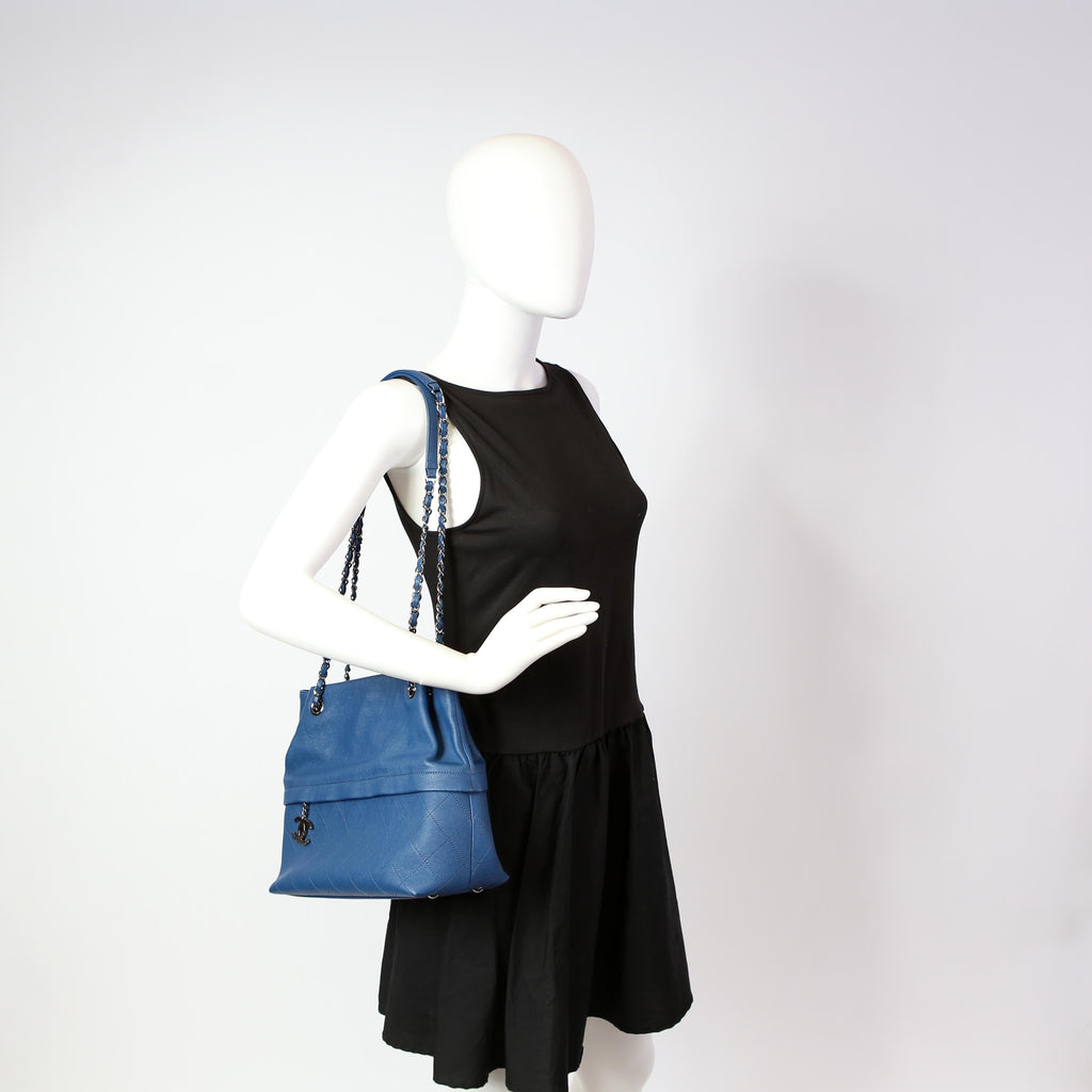 Zip and Carry Shopping Tote Medium Calfskin Blue