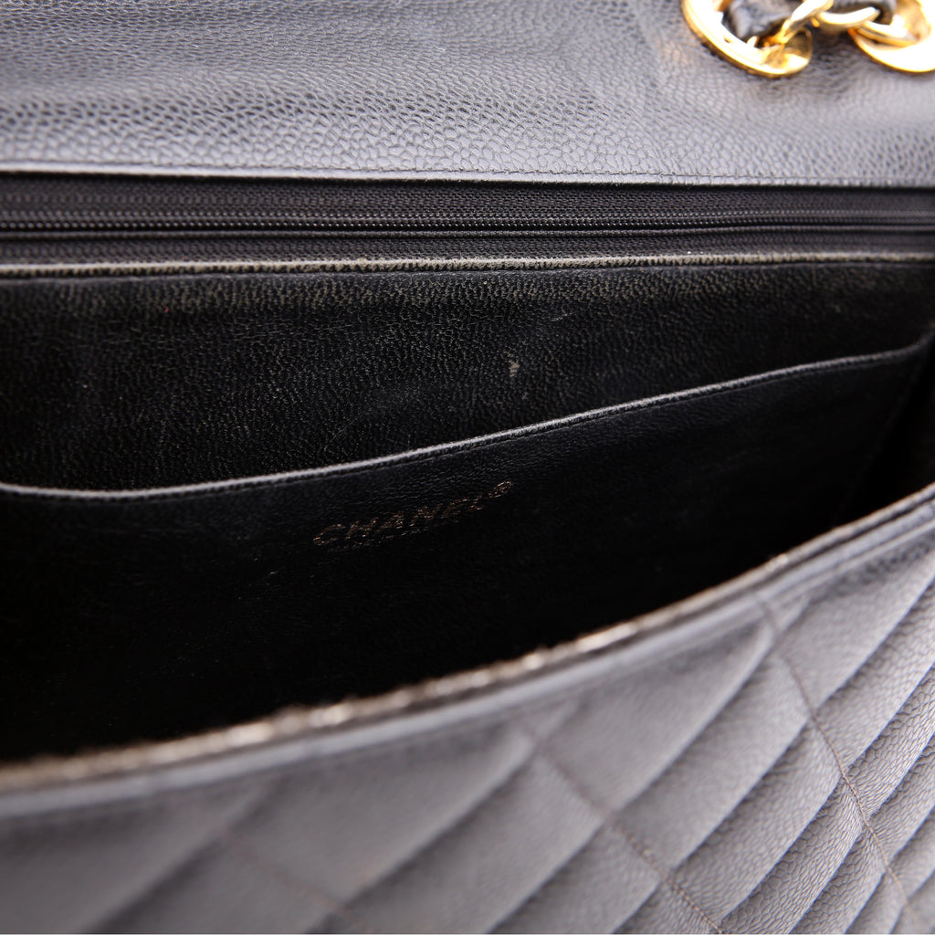 Classic Flap Jumbo Caviar 06-09M Black