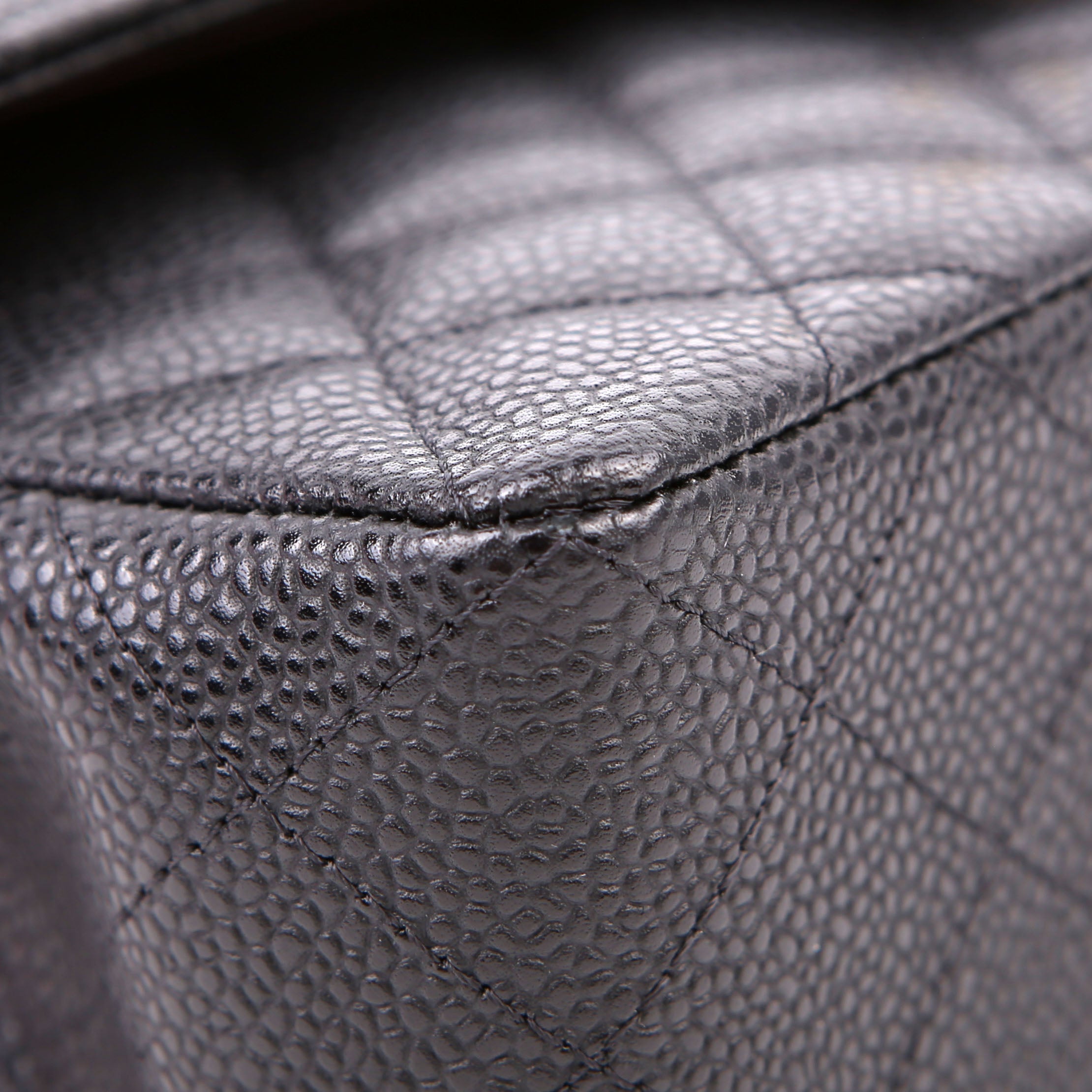 Classic Flap Small Caviar 27M Black