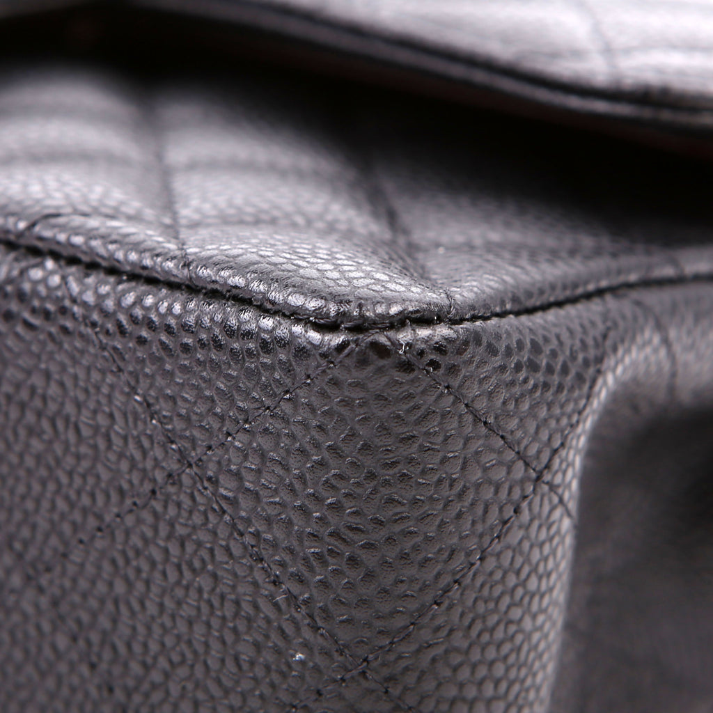 Classic Flap Small Caviar 27M Black