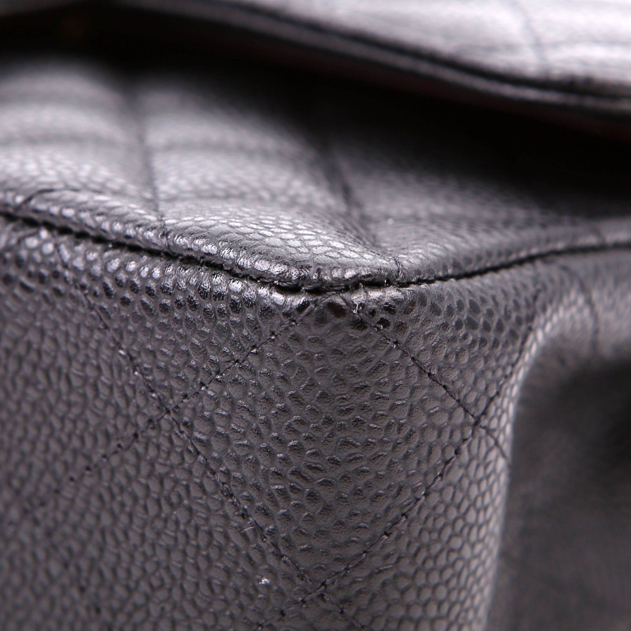 Classic Flap Small Caviar 27M Black