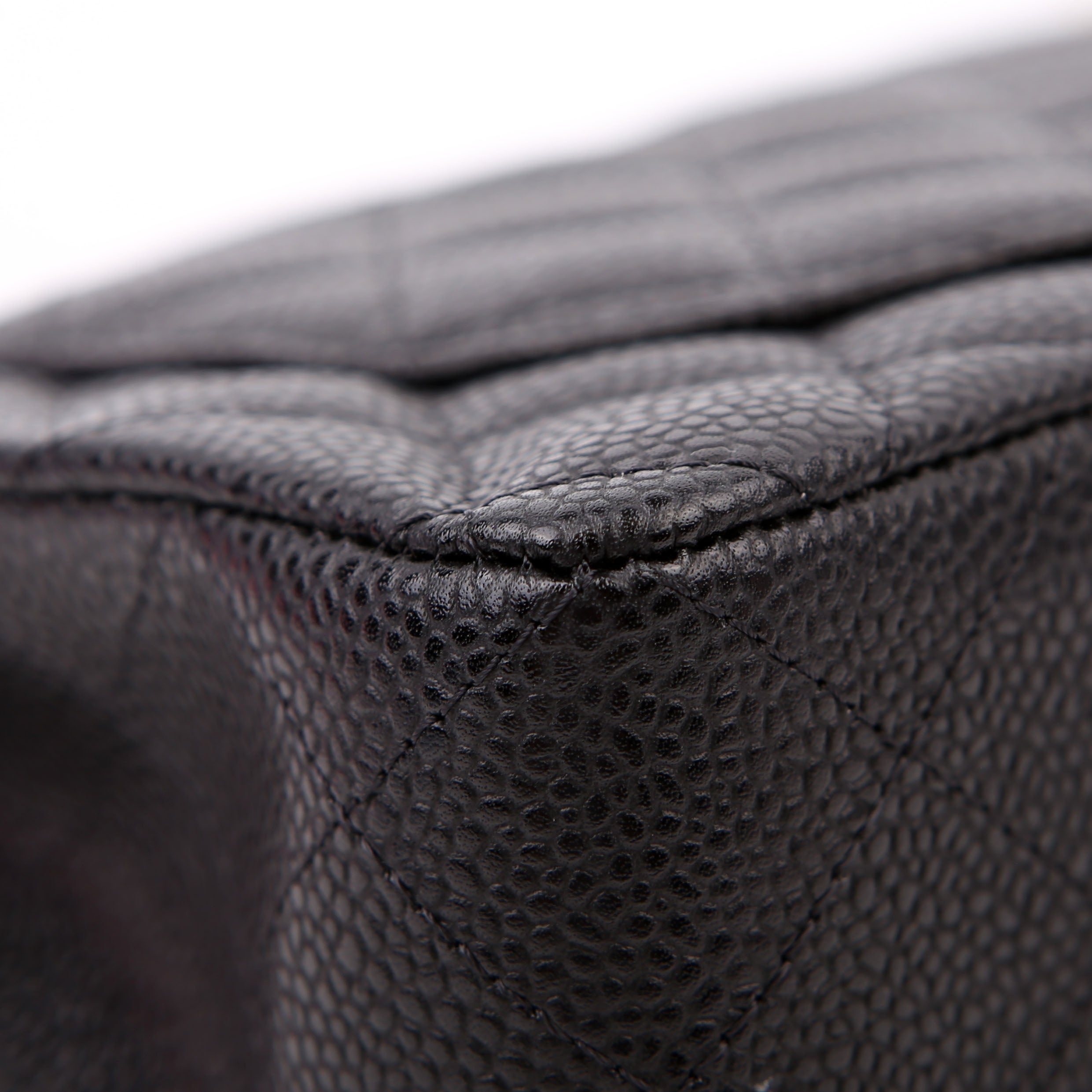 Classic Flap Small Caviar 27M Black