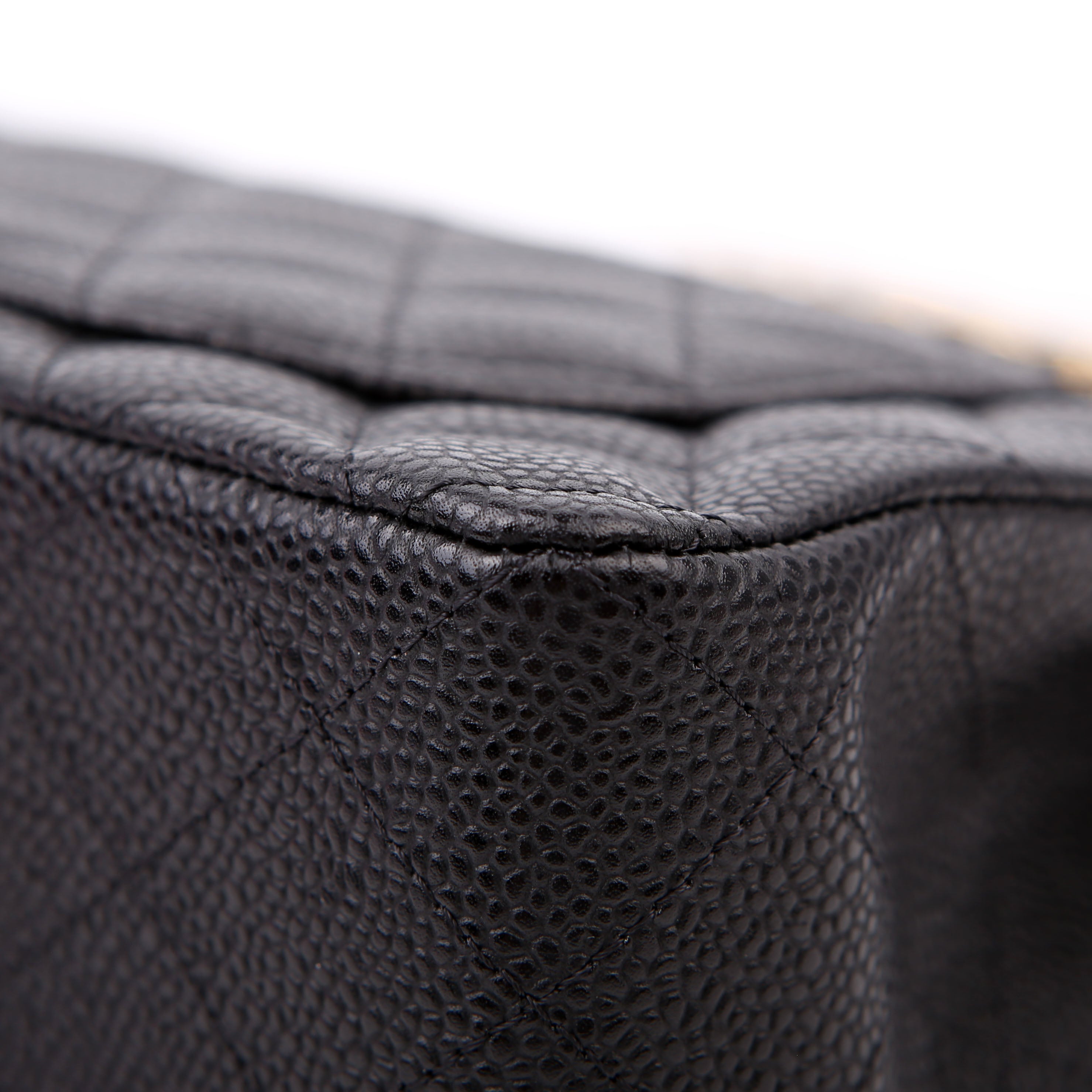 Classic Flap Small Caviar 27M Black