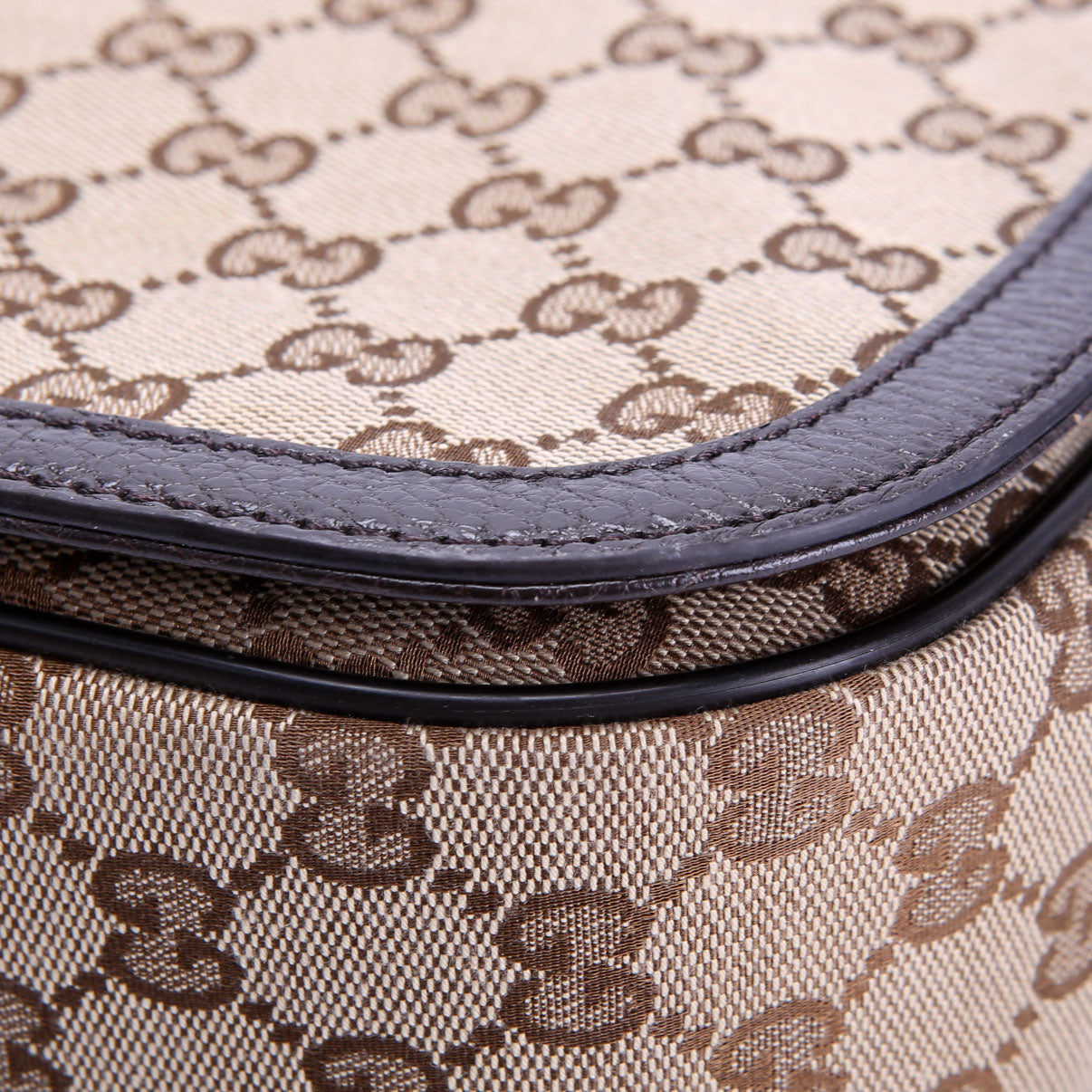 Gucci 449172 GG Canvas Messenger