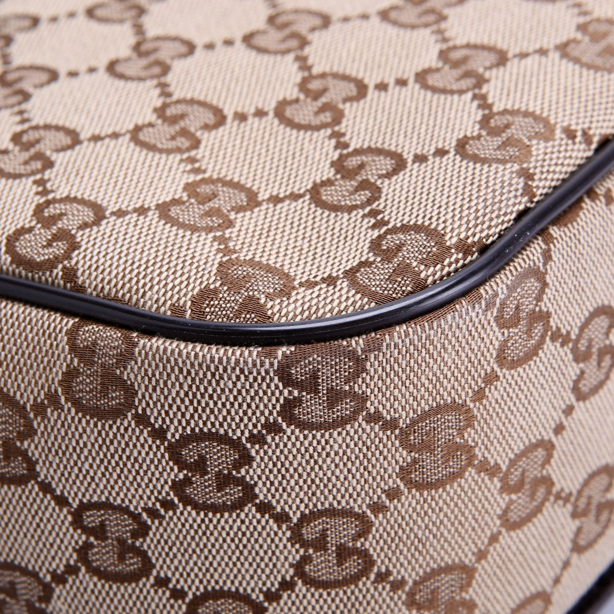 Gucci 449172 GG Canvas Messenger