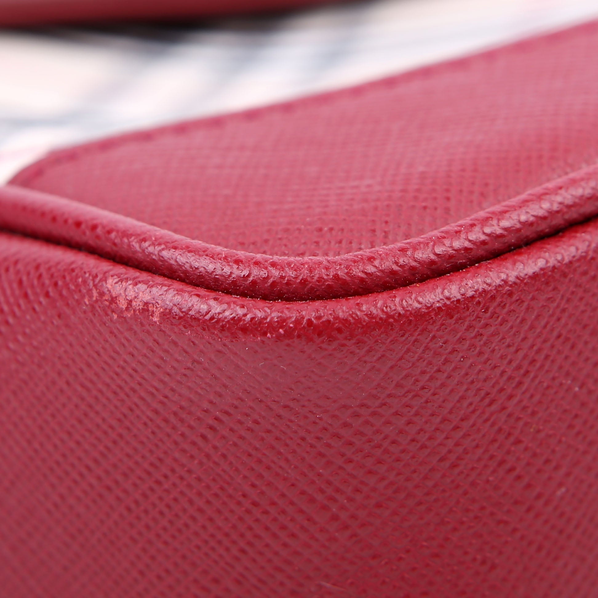 Nova Check Turnlock Shoulder Red