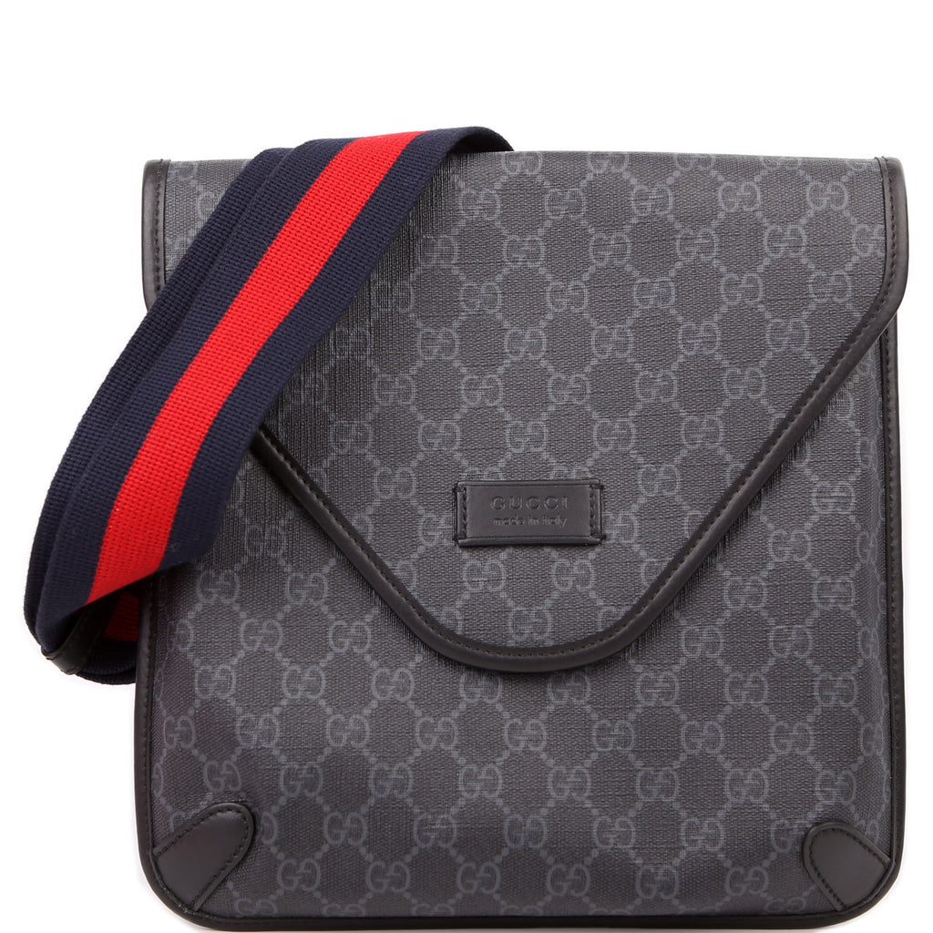 Gucci 599521 GG Supreme Messenger Black