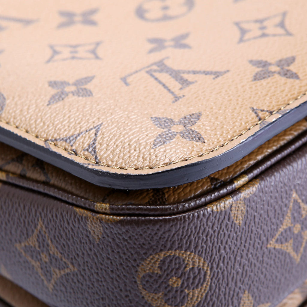 Pochette Metis Reversed Monogram