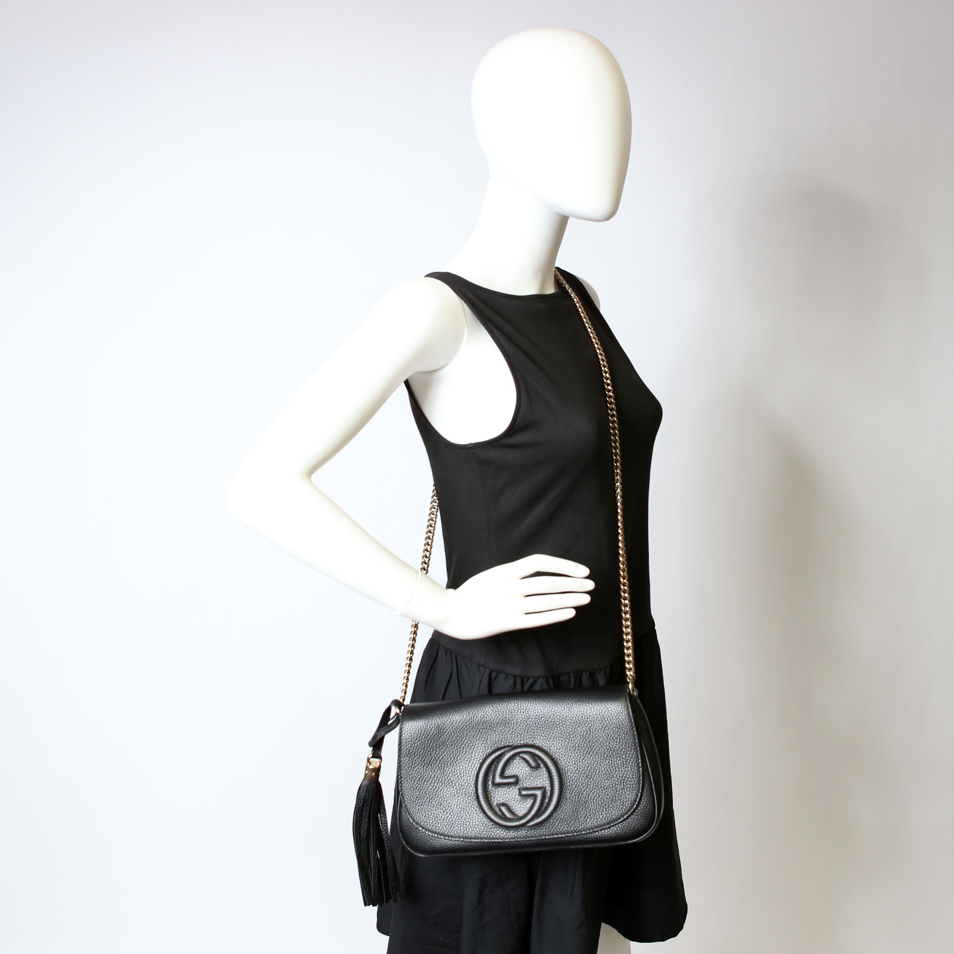 536224 Soho Chain Crossbody Medium Black