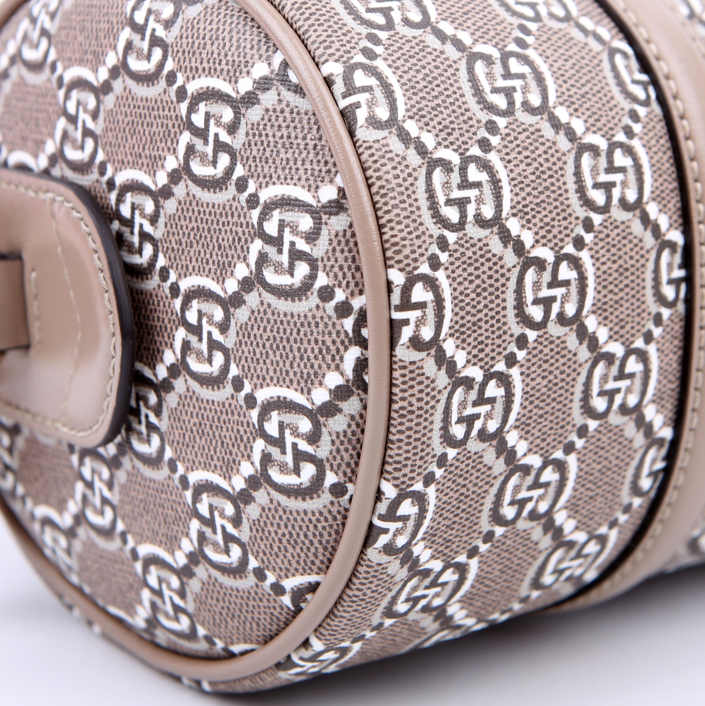 Gucci 796230 GG Supreme Shadow Small 2Way