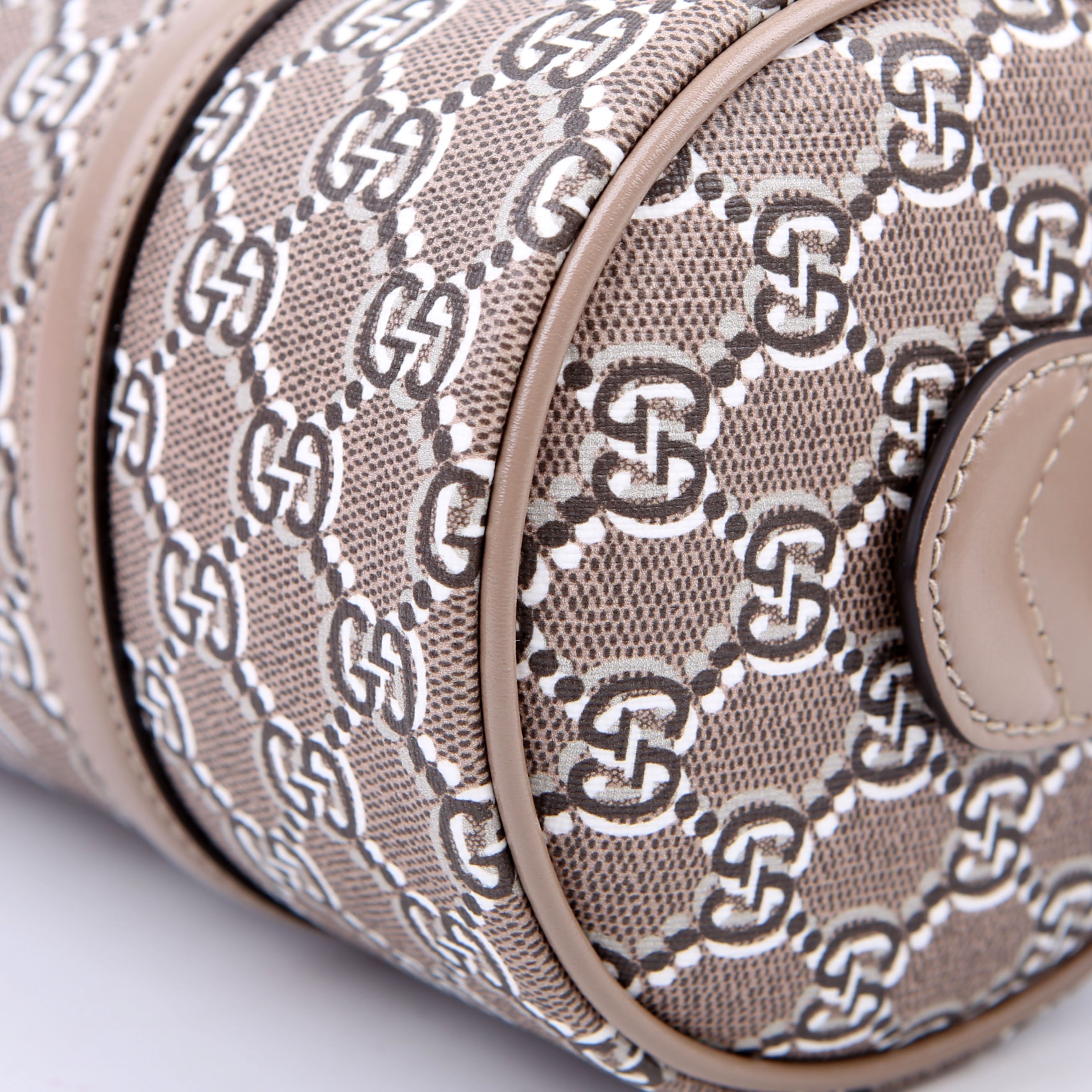 Gucci 796230 GG Supreme Shadow Small 2Way