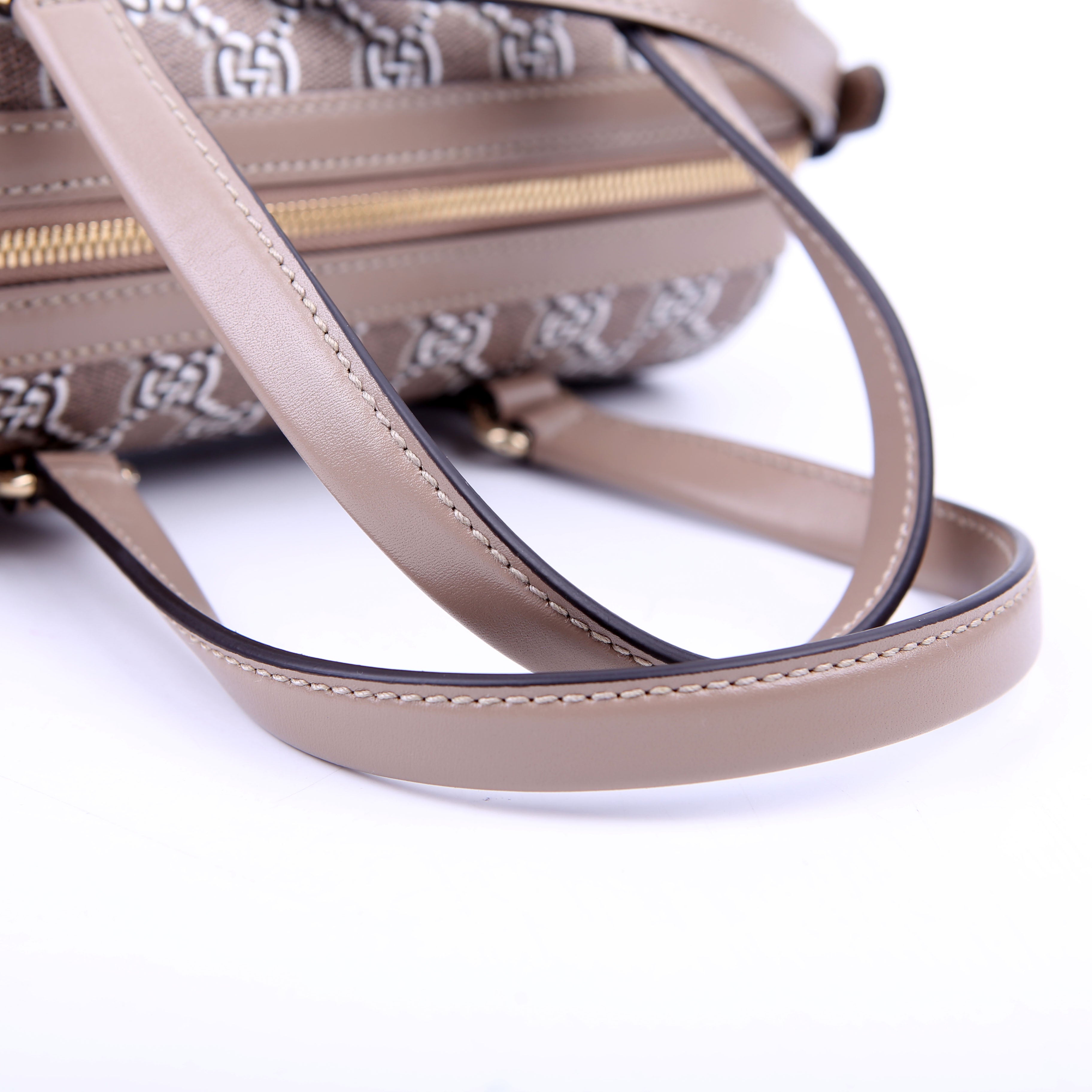 Gucci 796230 GG Supreme Shadow Small 2Way