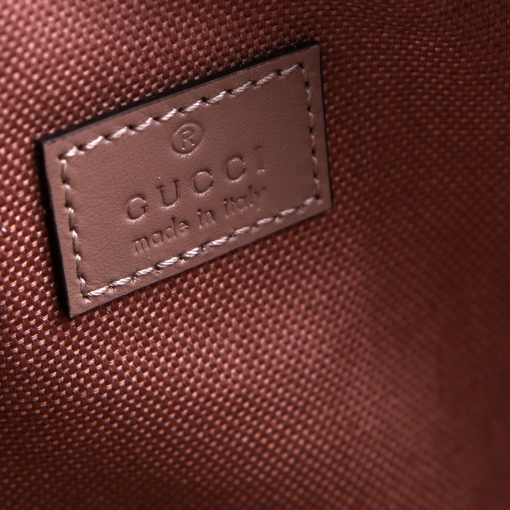 Gucci 796230 GG Supreme Shadow Small 2Way