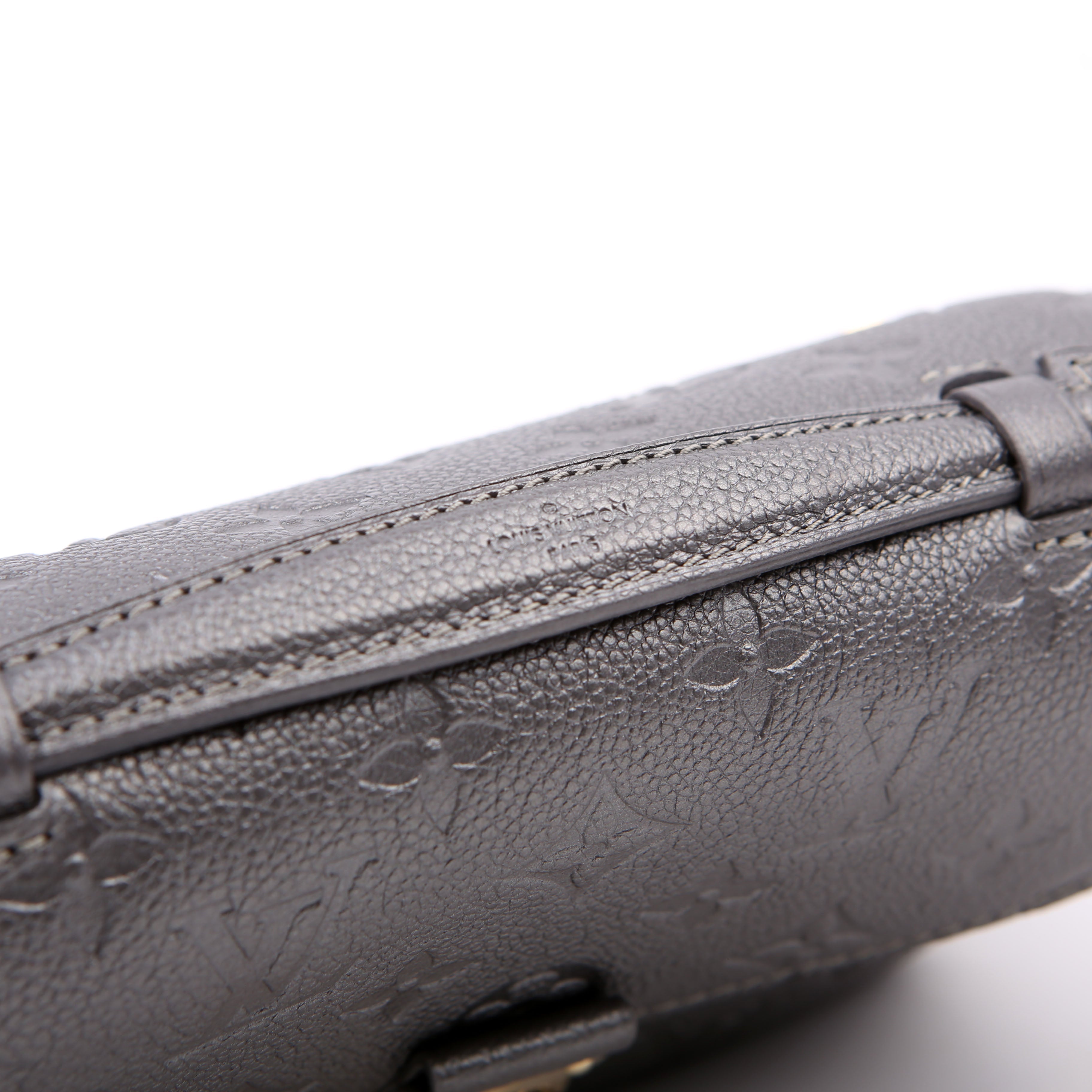 Pochette Metis East West Shimmery Empreinte Grey