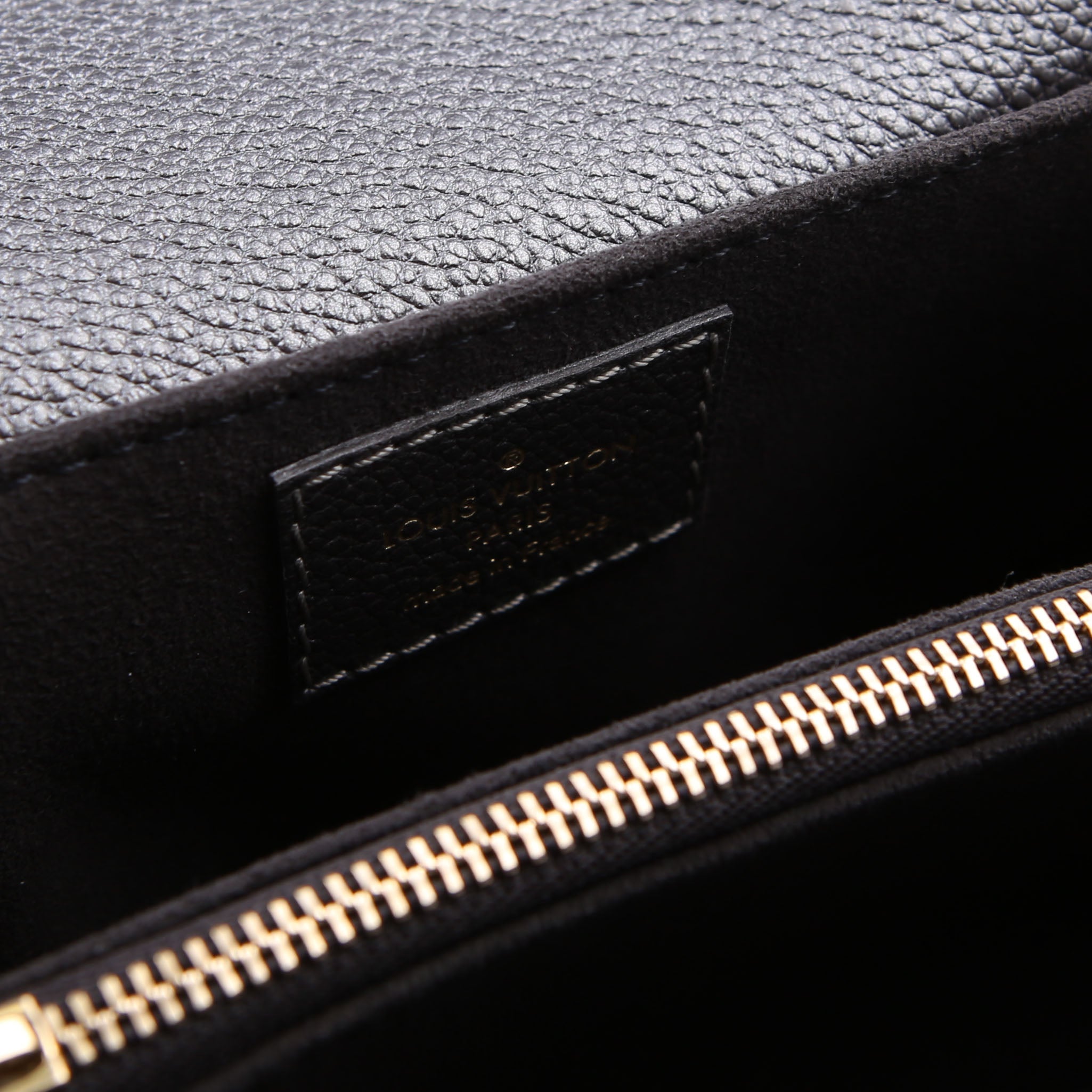 Pochette Metis East West Shimmery Empreinte Grey