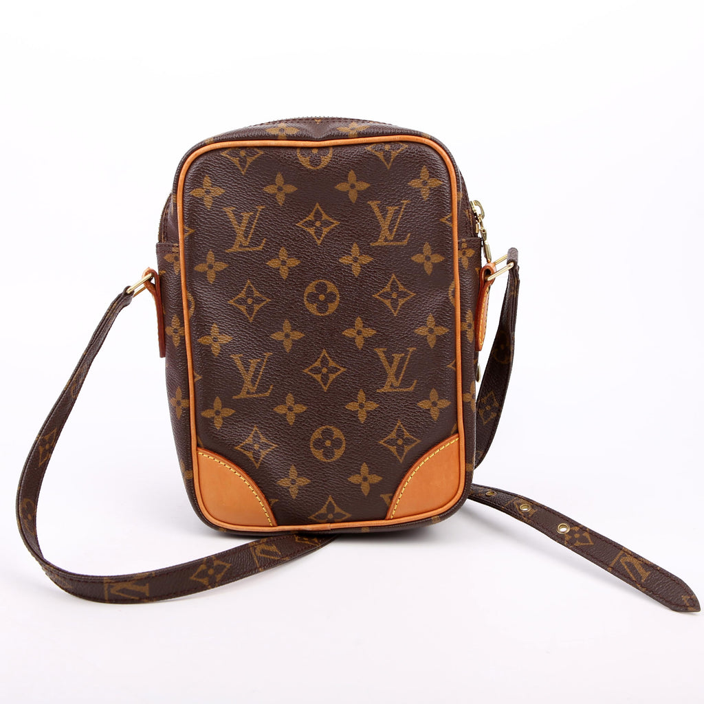 Amazone Monogram