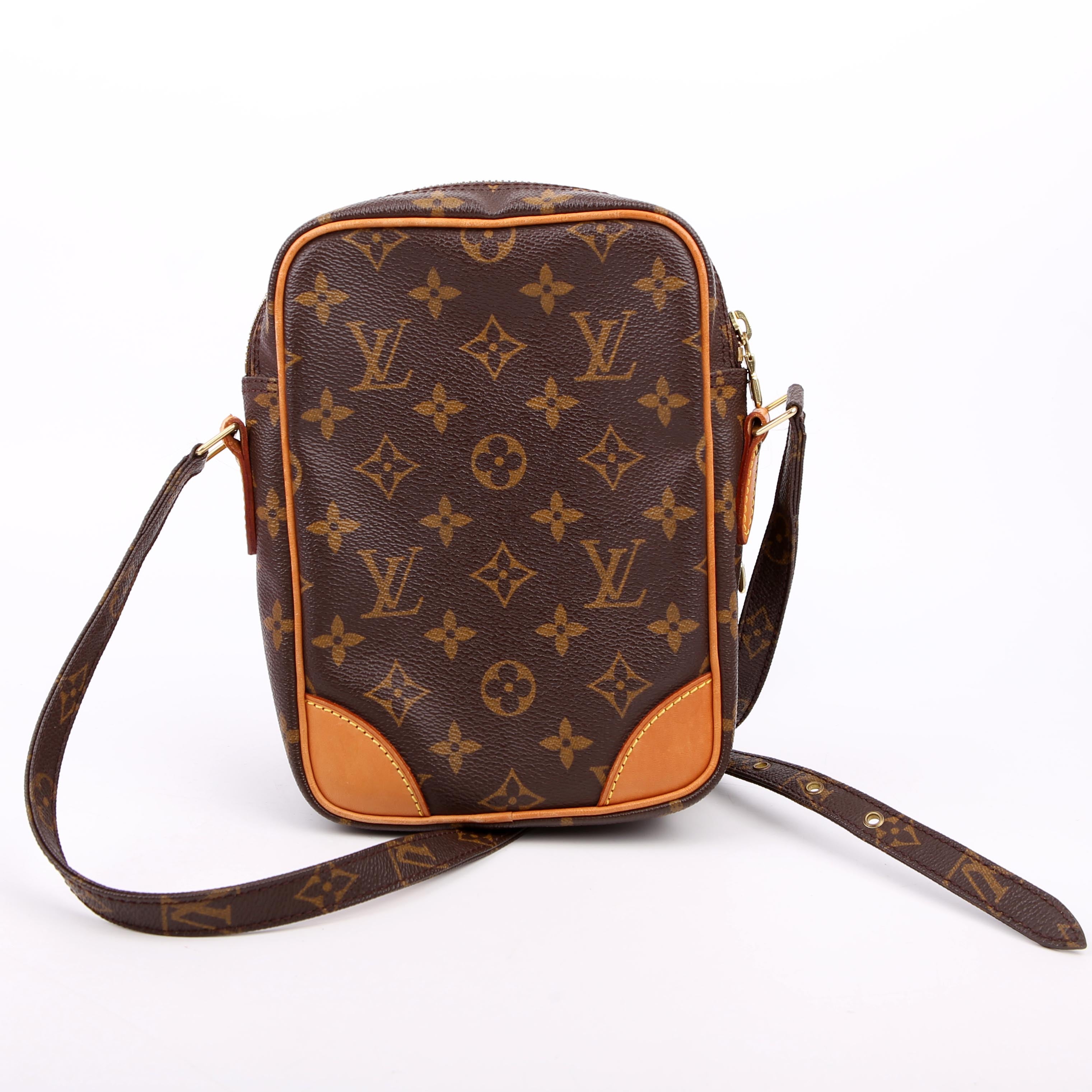 Amazone Monogram