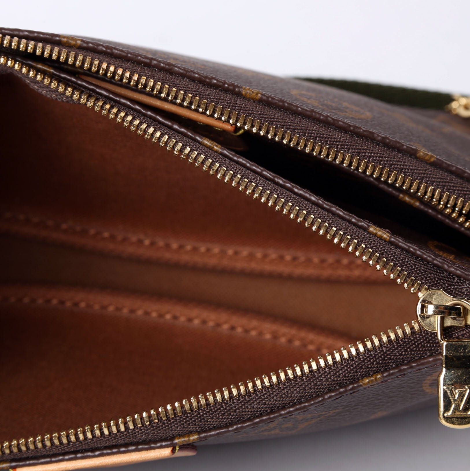 Multi Pochette Monogram