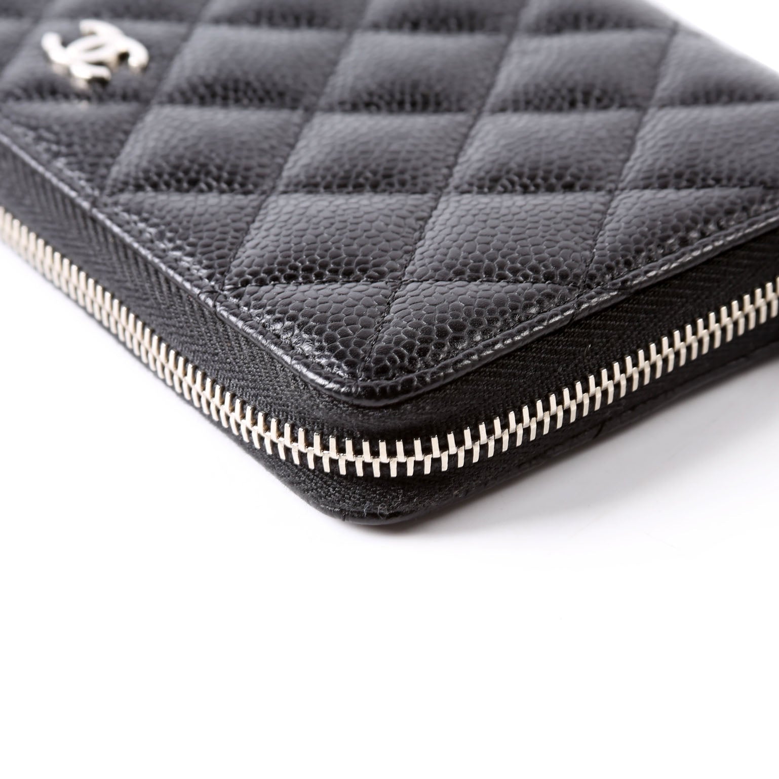 CC Long Zip Around Wallet Caviar 23M Black/Burgundy