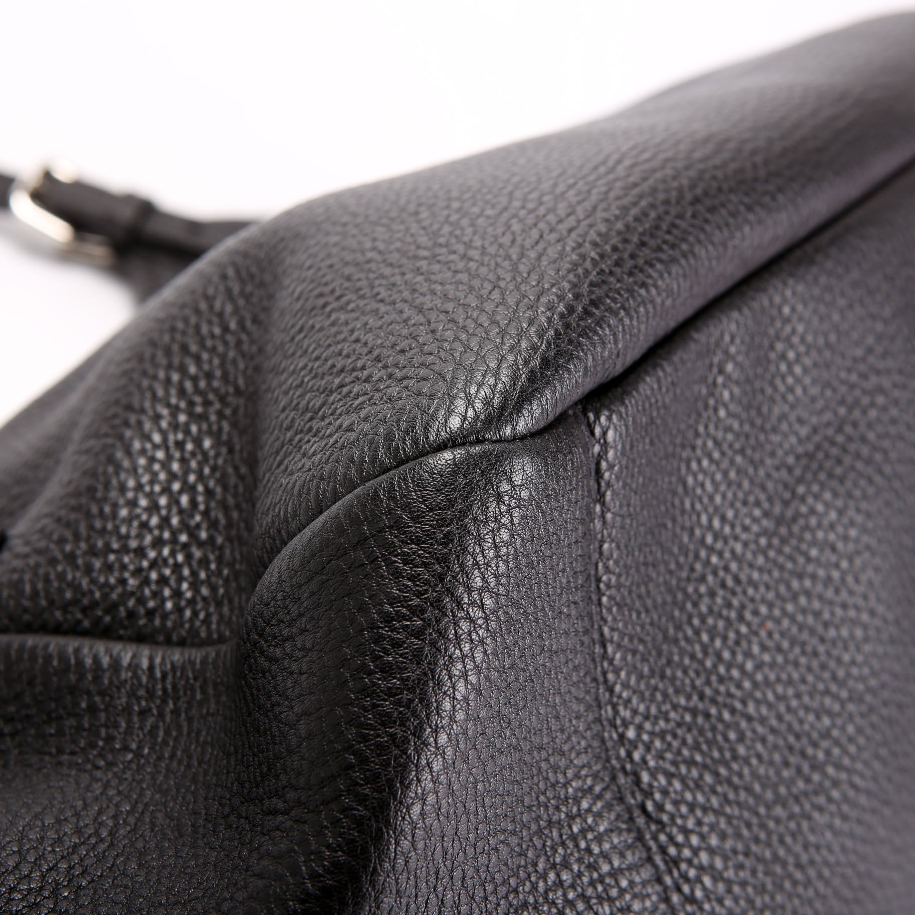Vitello Daino Leather Shoulder Bag